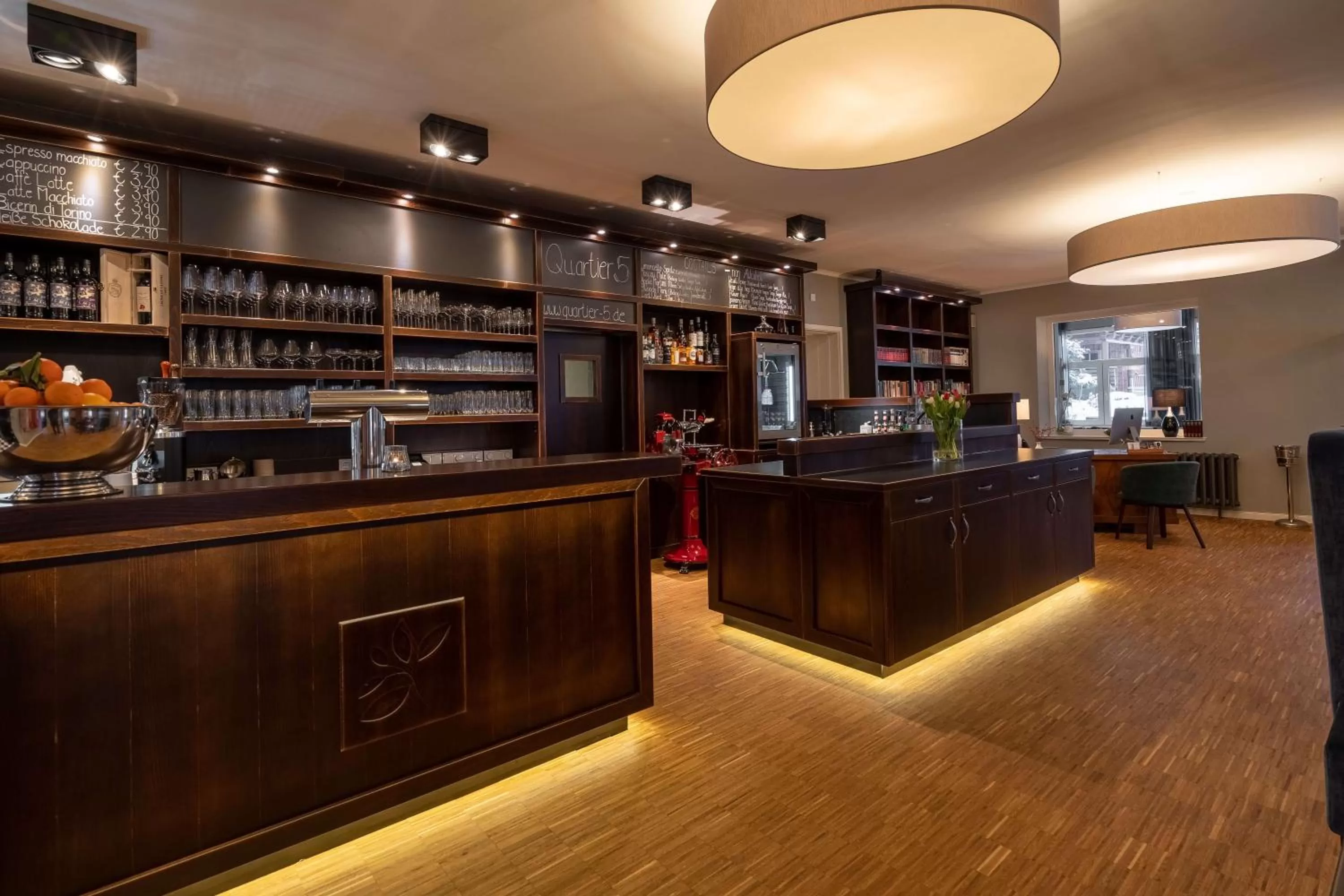 Lounge or bar in QUARTIER 5 Hotel & Restaurant, Sächsische Schweiz