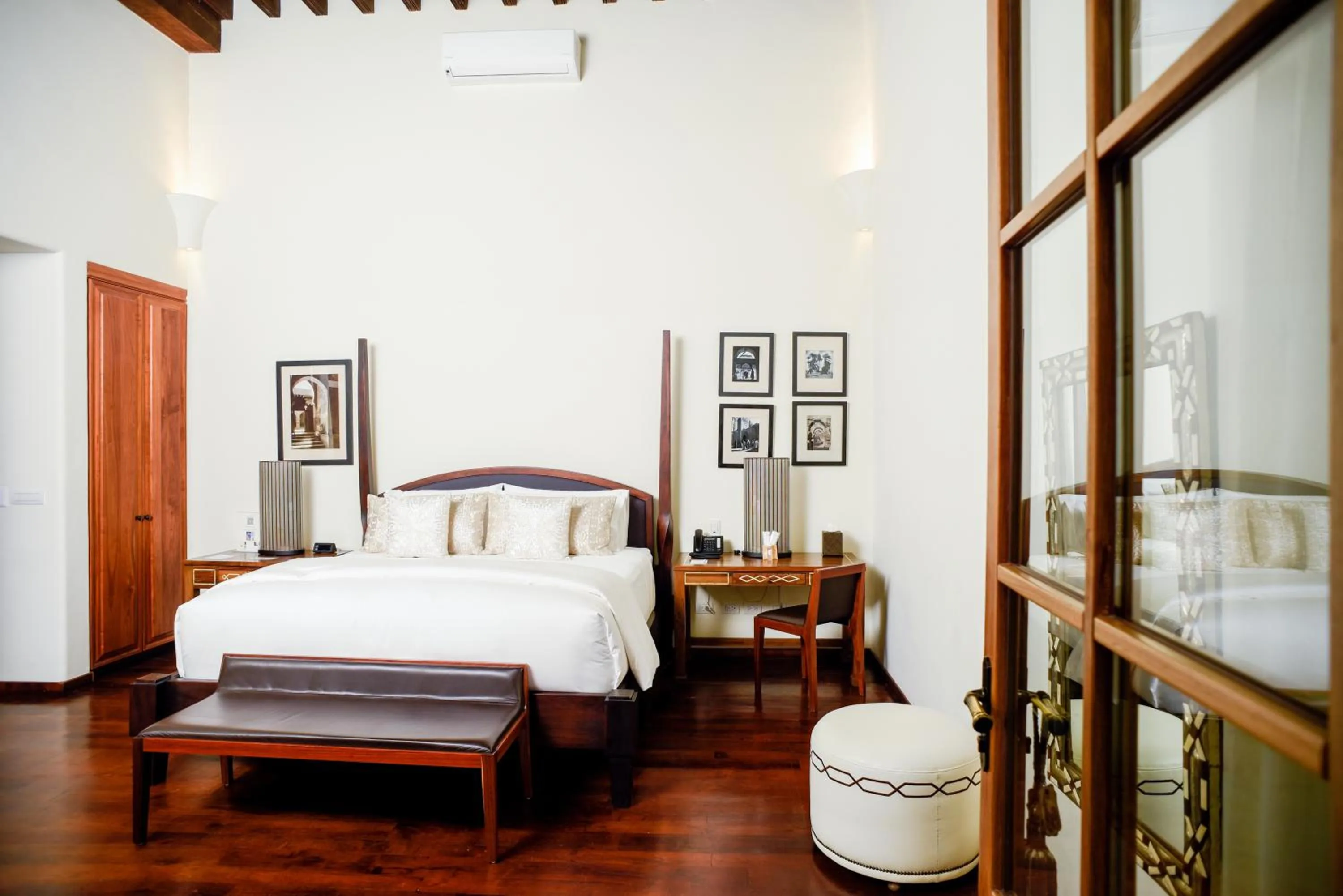 Photo of the whole room, Bed in Hotel Casa Blanca 7