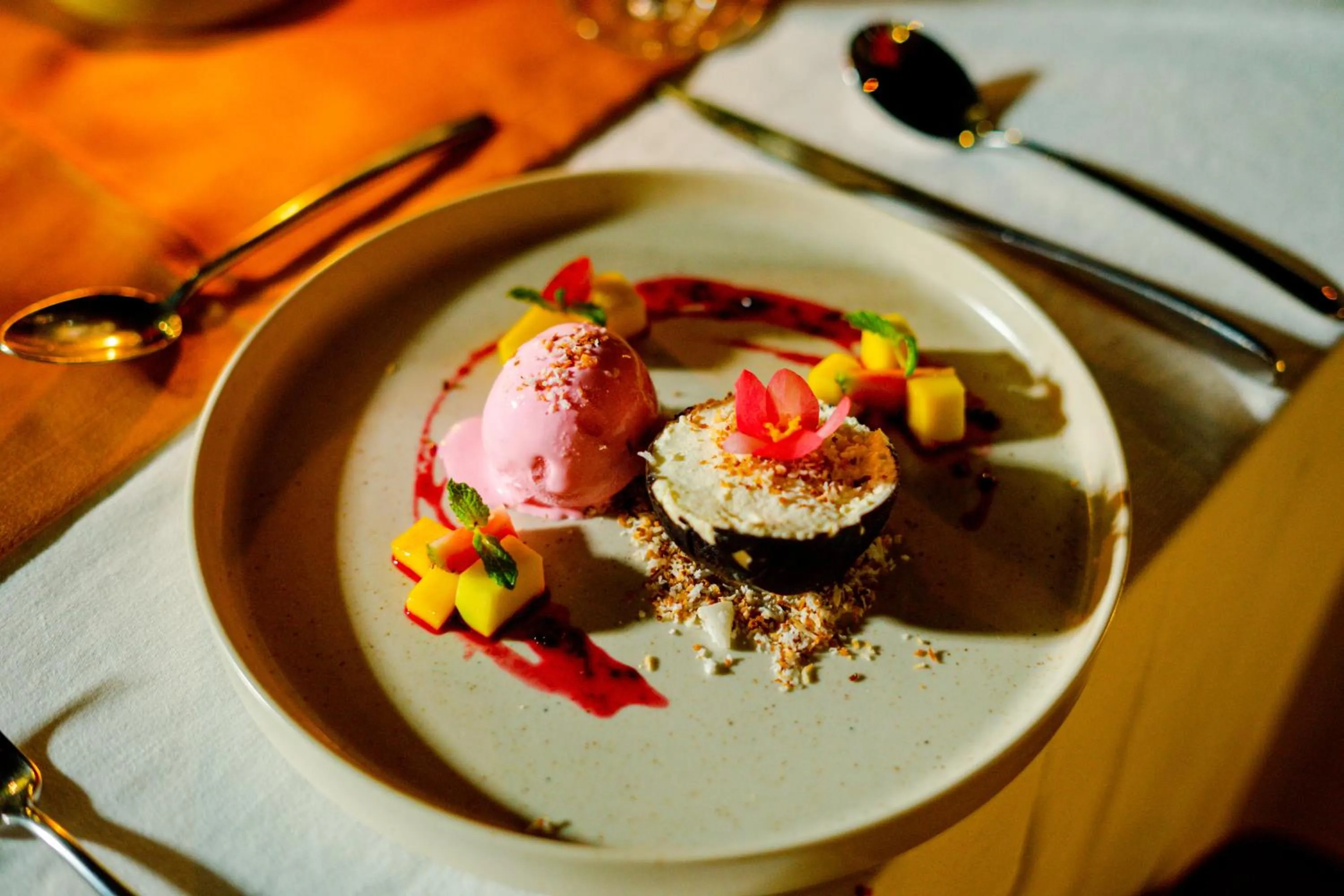 Restaurant/places to eat in Kawi Resort