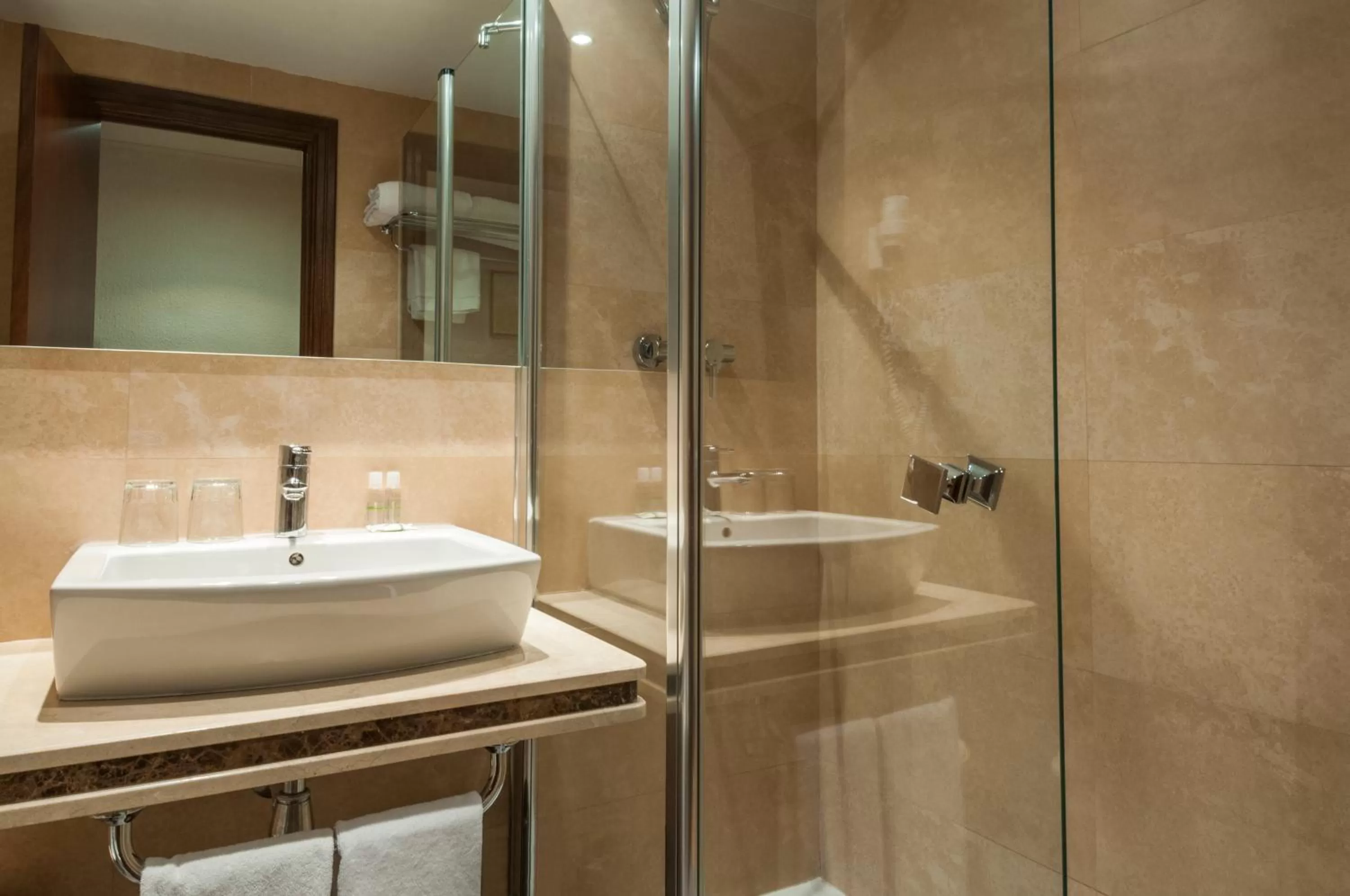 Bathroom in Hotel Alcántara