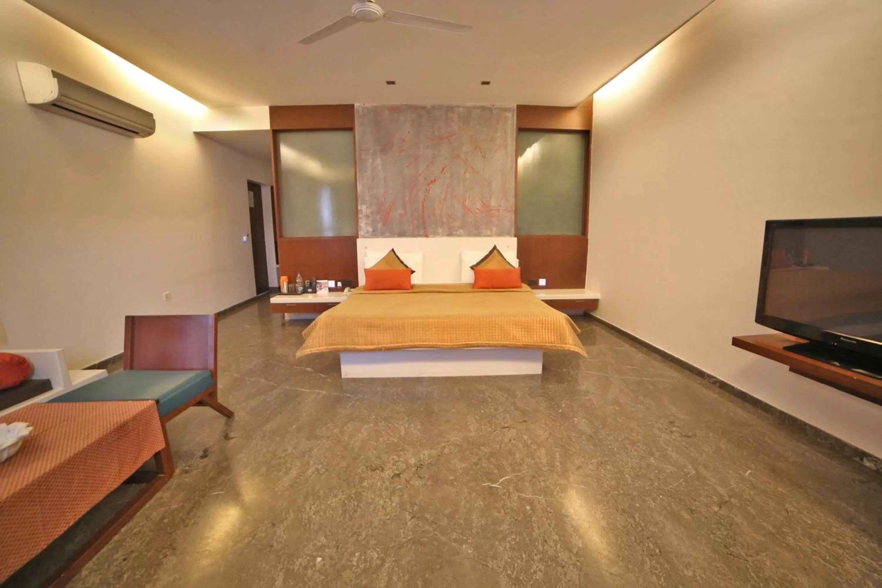 Photo of the whole room in Jaisamand Island Resort