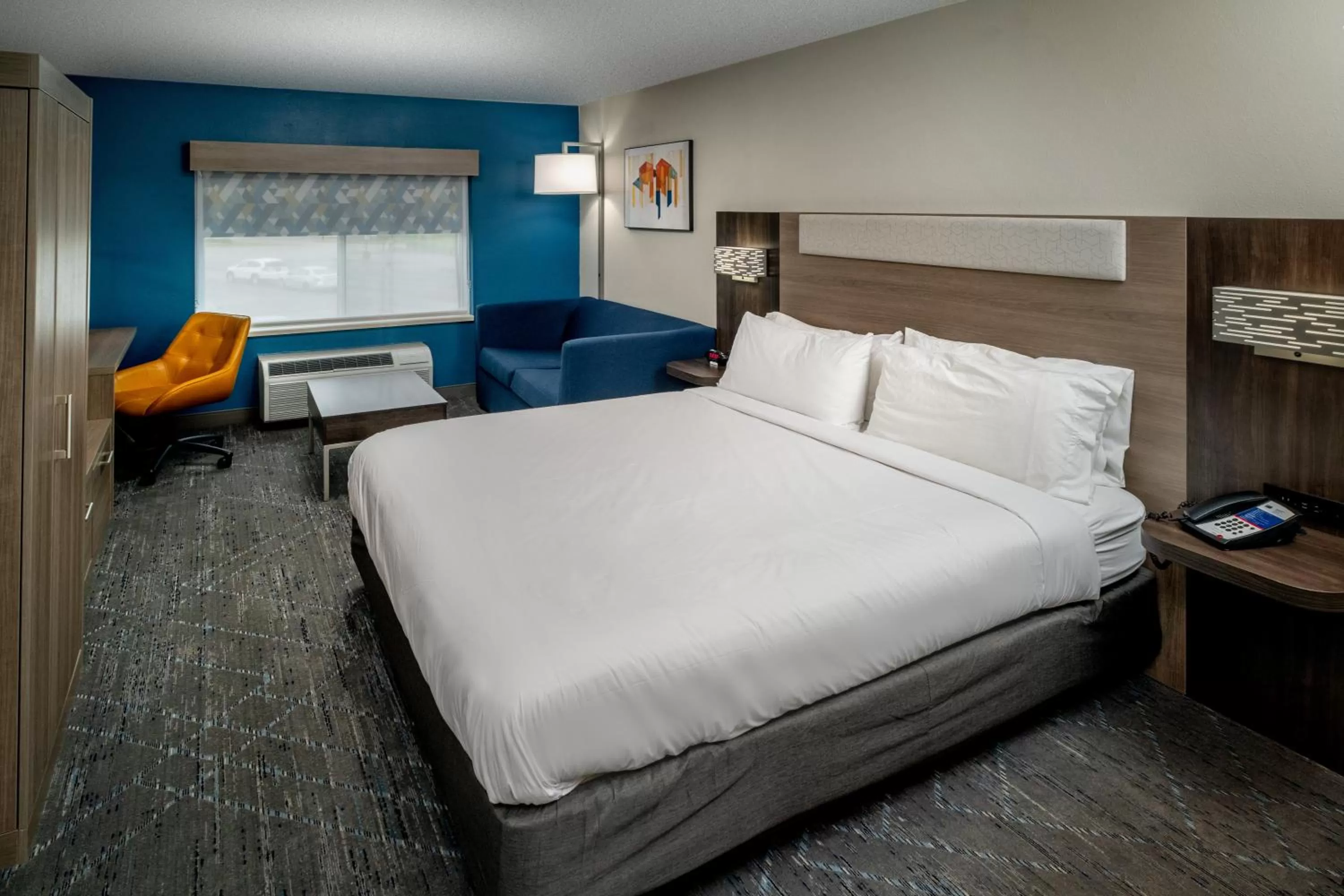 Guests, Bed in Holiday Inn Express - Charleston/Kanawha City by IHG