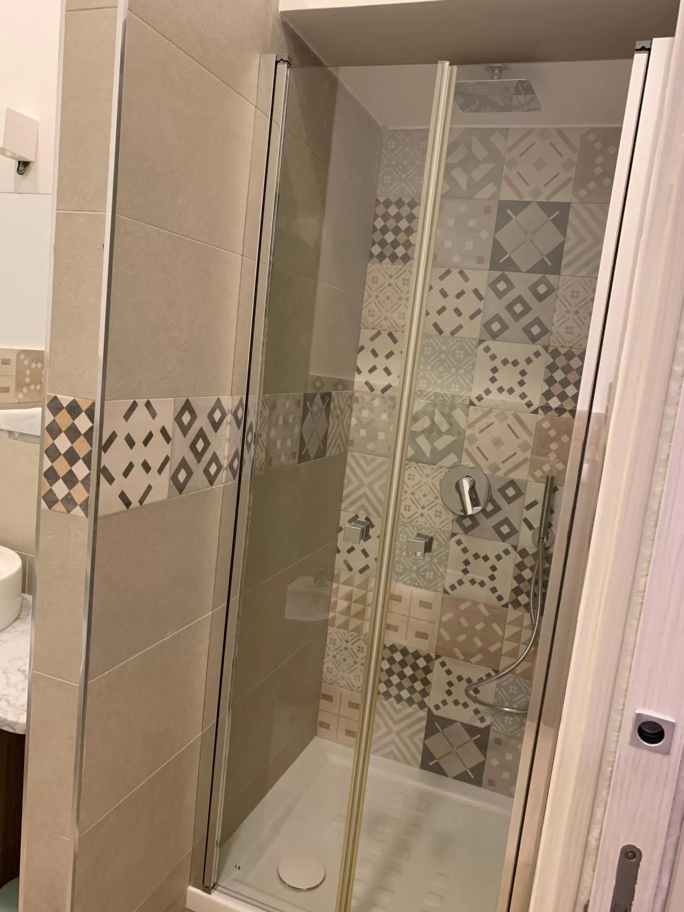 Shower, Bathroom in Maison Arena Al Corso