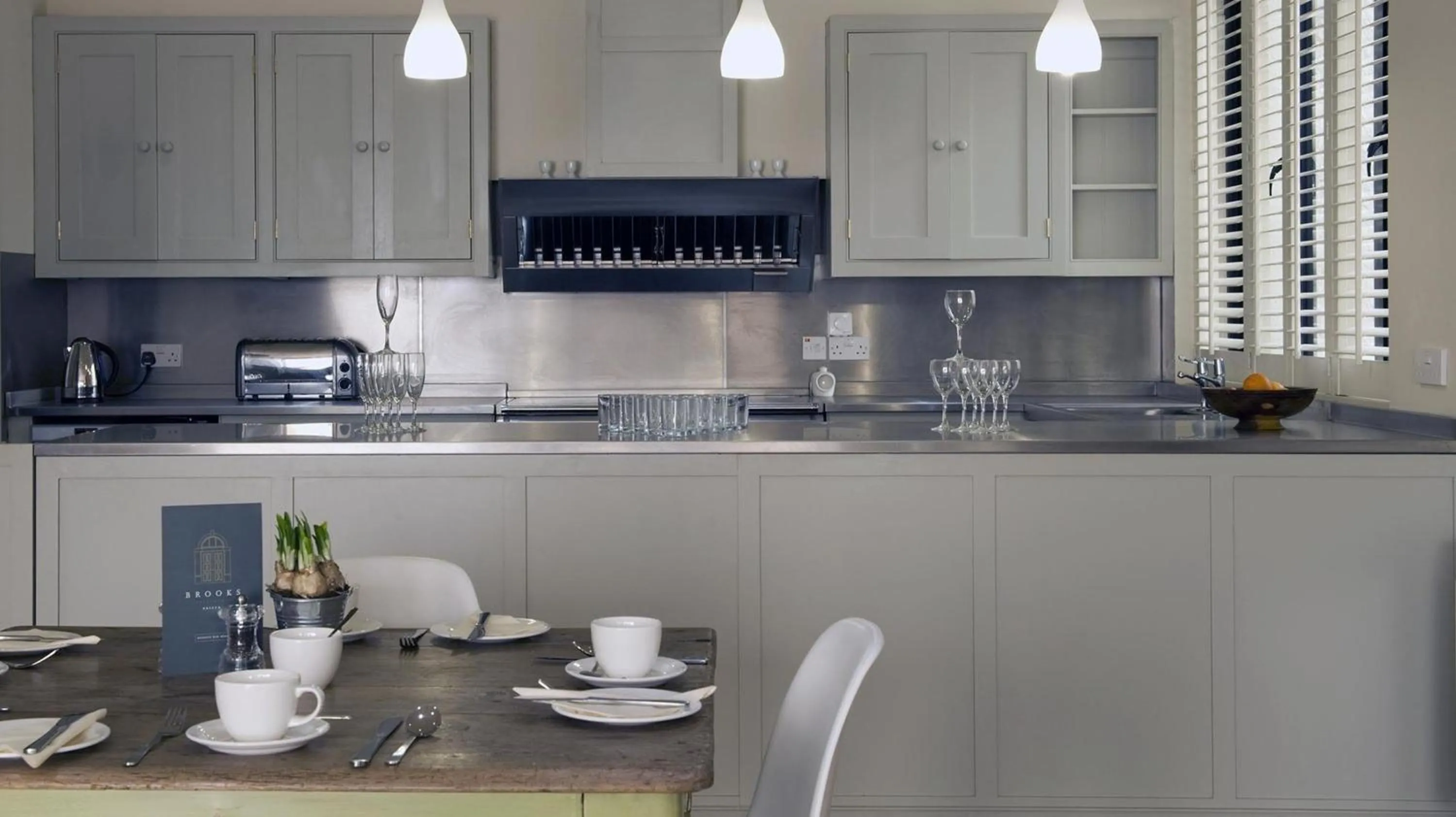 Restaurant/places to eat in Brooks Guesthouse Bristol