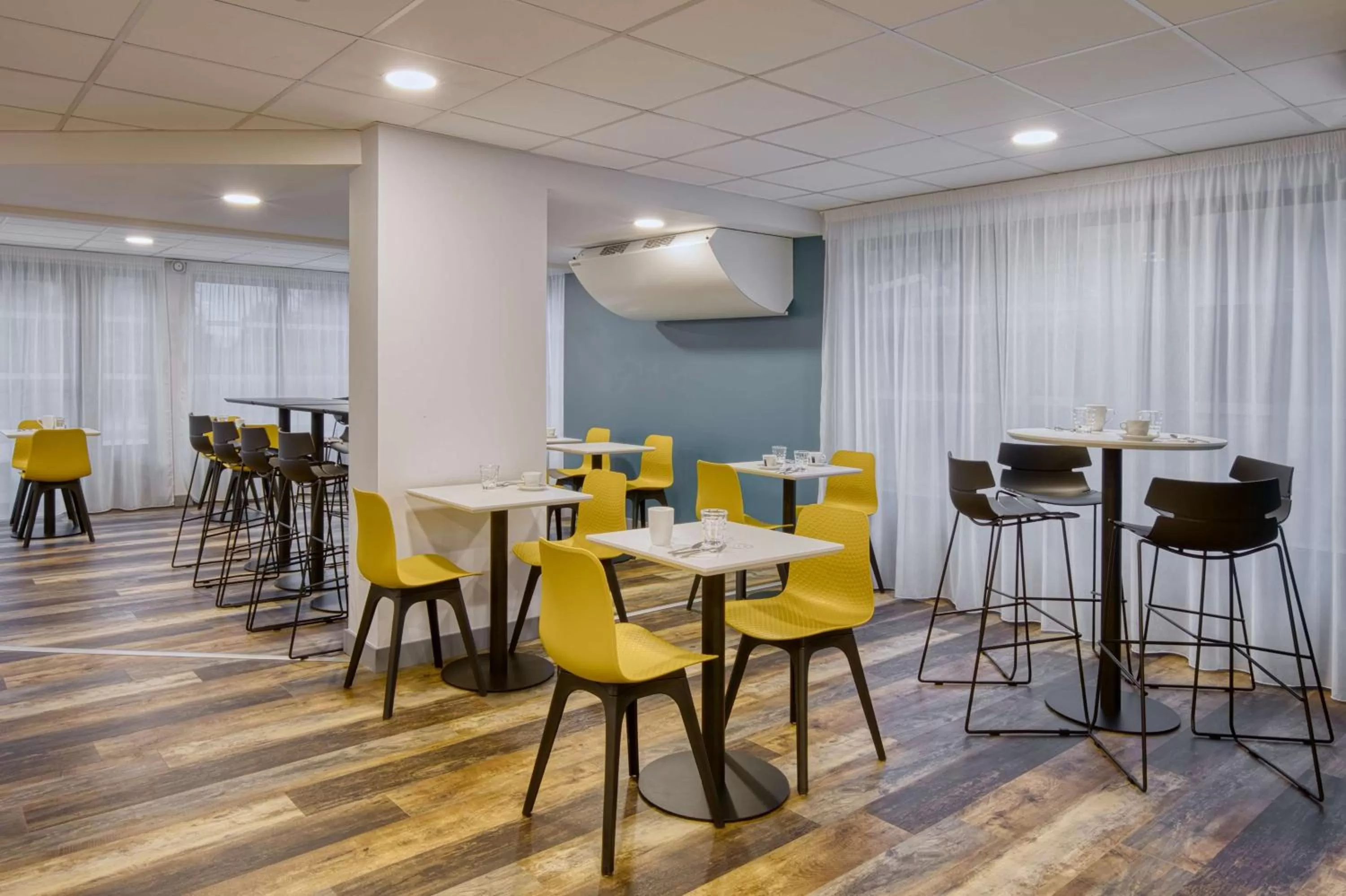 Restaurant/places to eat in Sure Hotel by Best Western Les Portes de Montauban