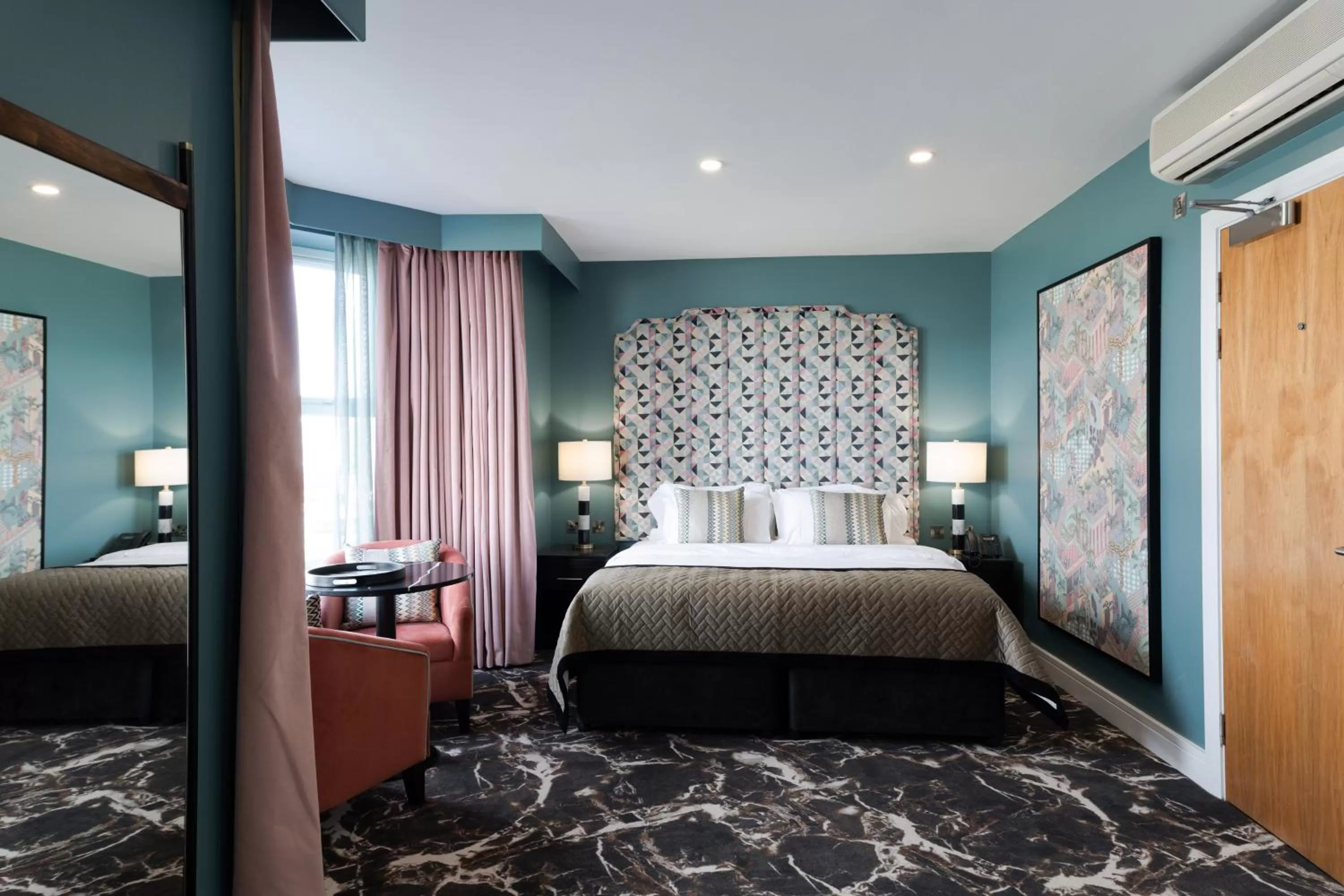 Bedroom, Bed in Elephant Rock Hotel