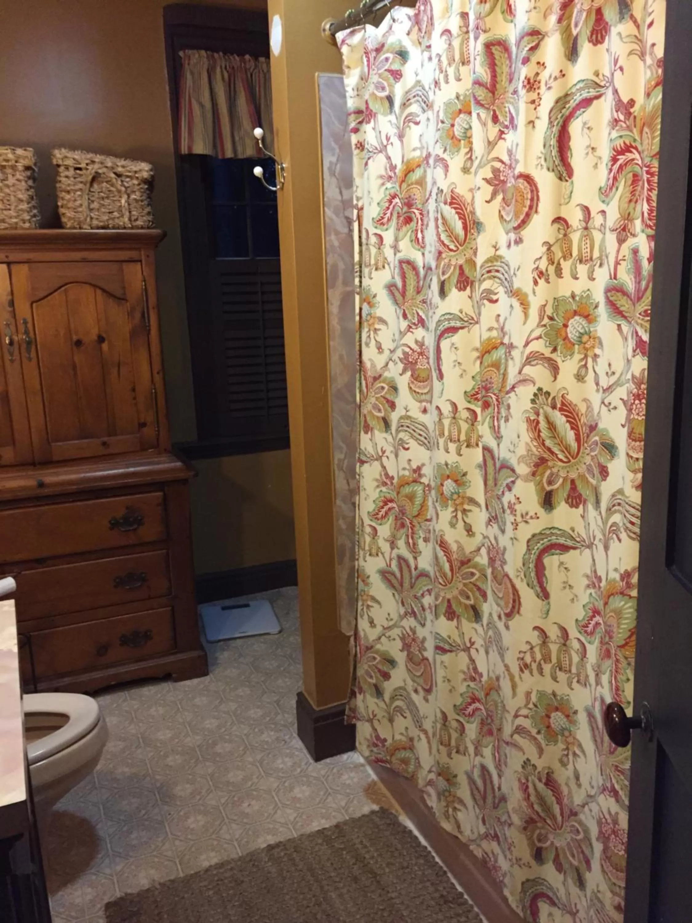 Bathroom in Innkeeper's Place B&B