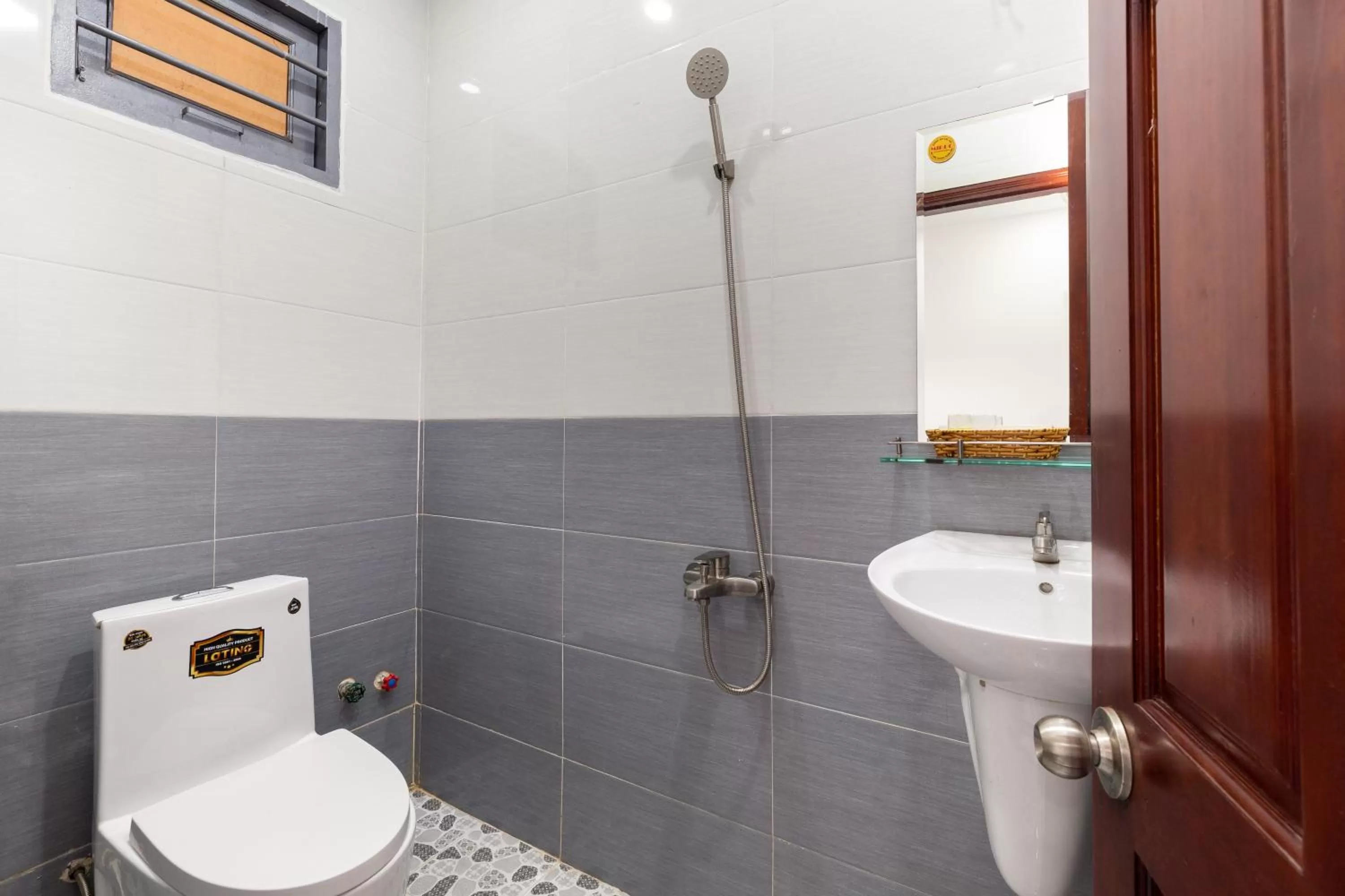 Shower, Bathroom in Luxury Vườn Lài Hotel