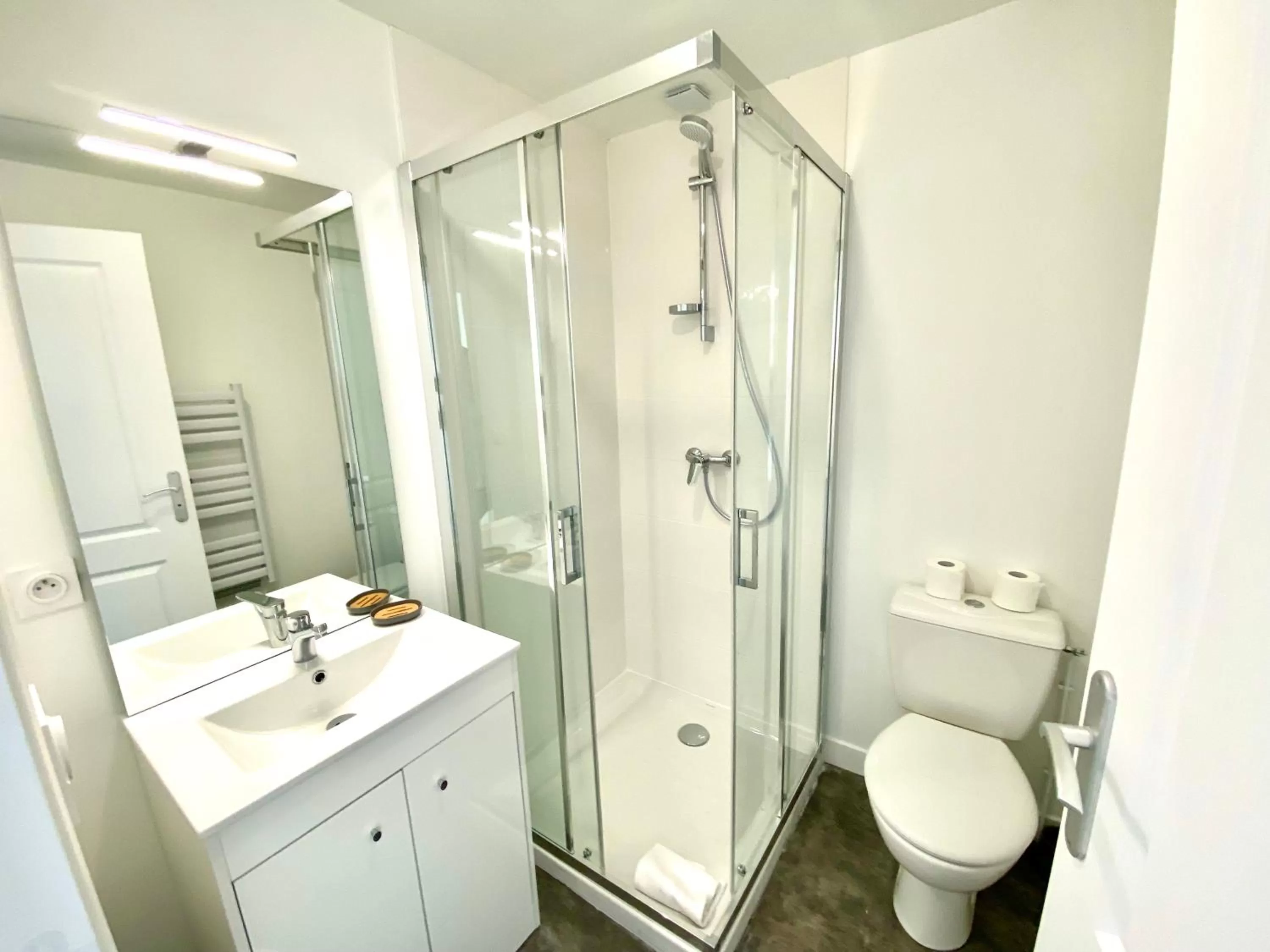 Bathroom in Bienvenue chez vous, Déplacement Pro