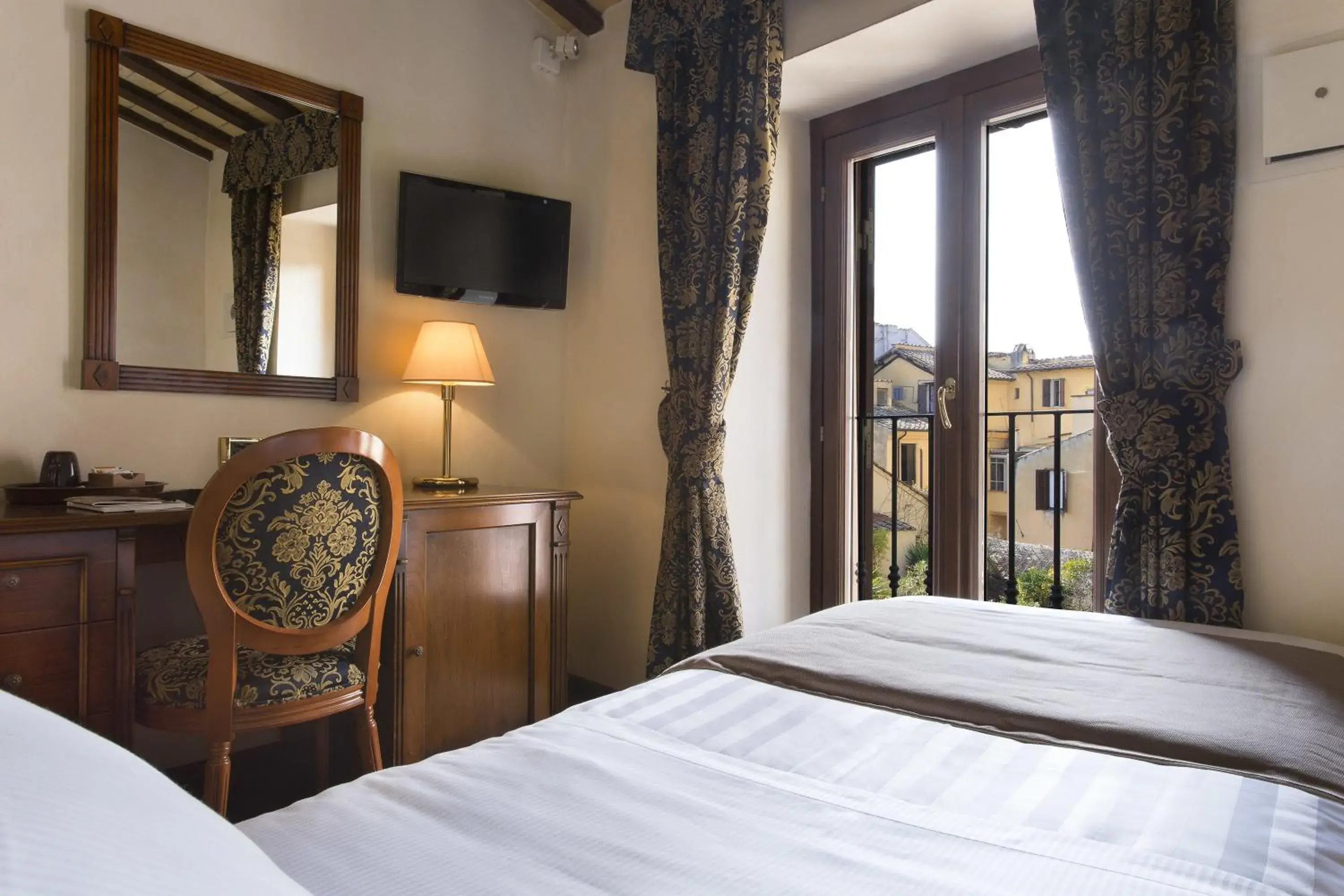 Superior Single Room in Hotel Teatro Pace Superior Single Room in Hotel Teatro Pace