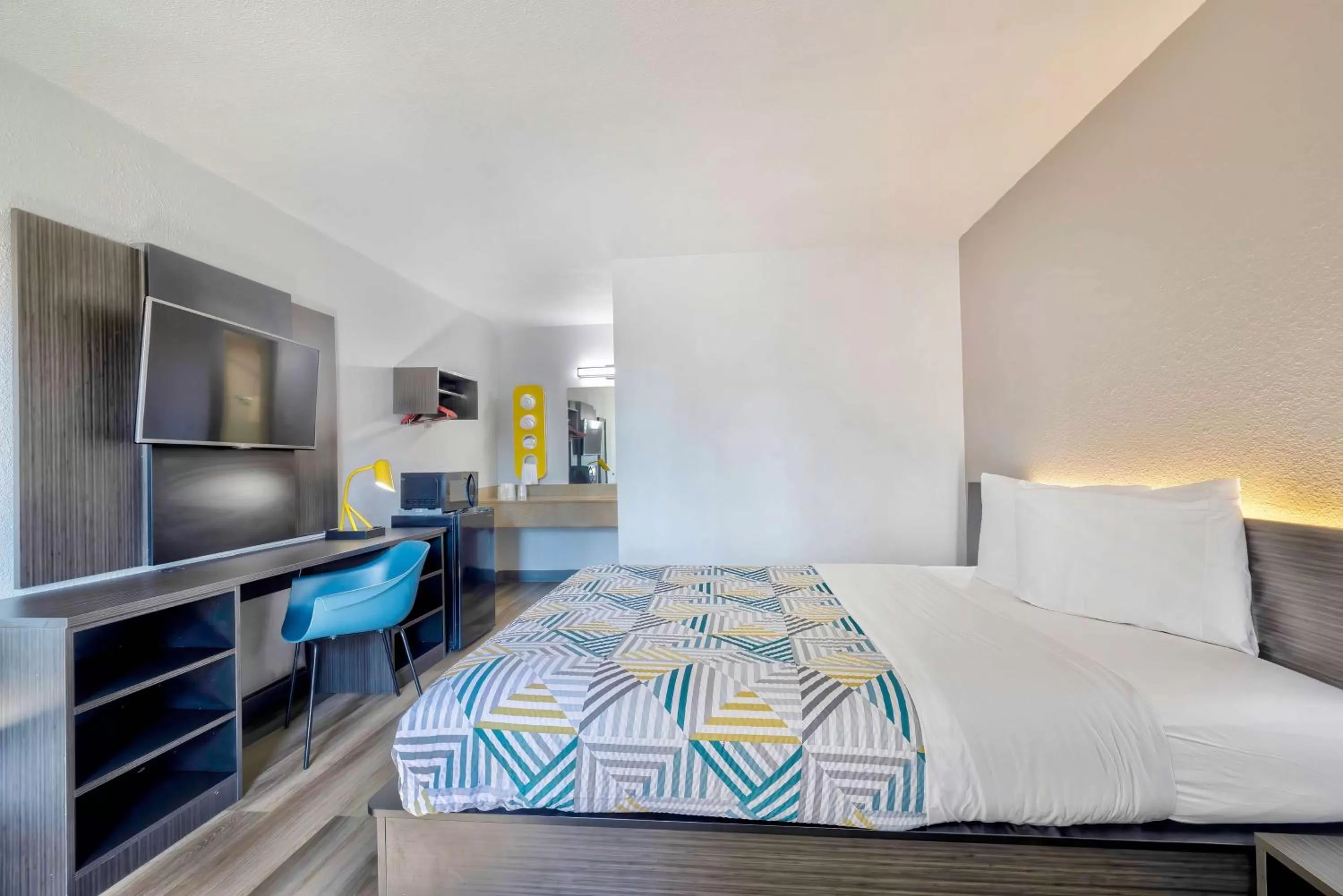 Bedroom, Bed in Motel 6-Hammond, IN - Chicago Area