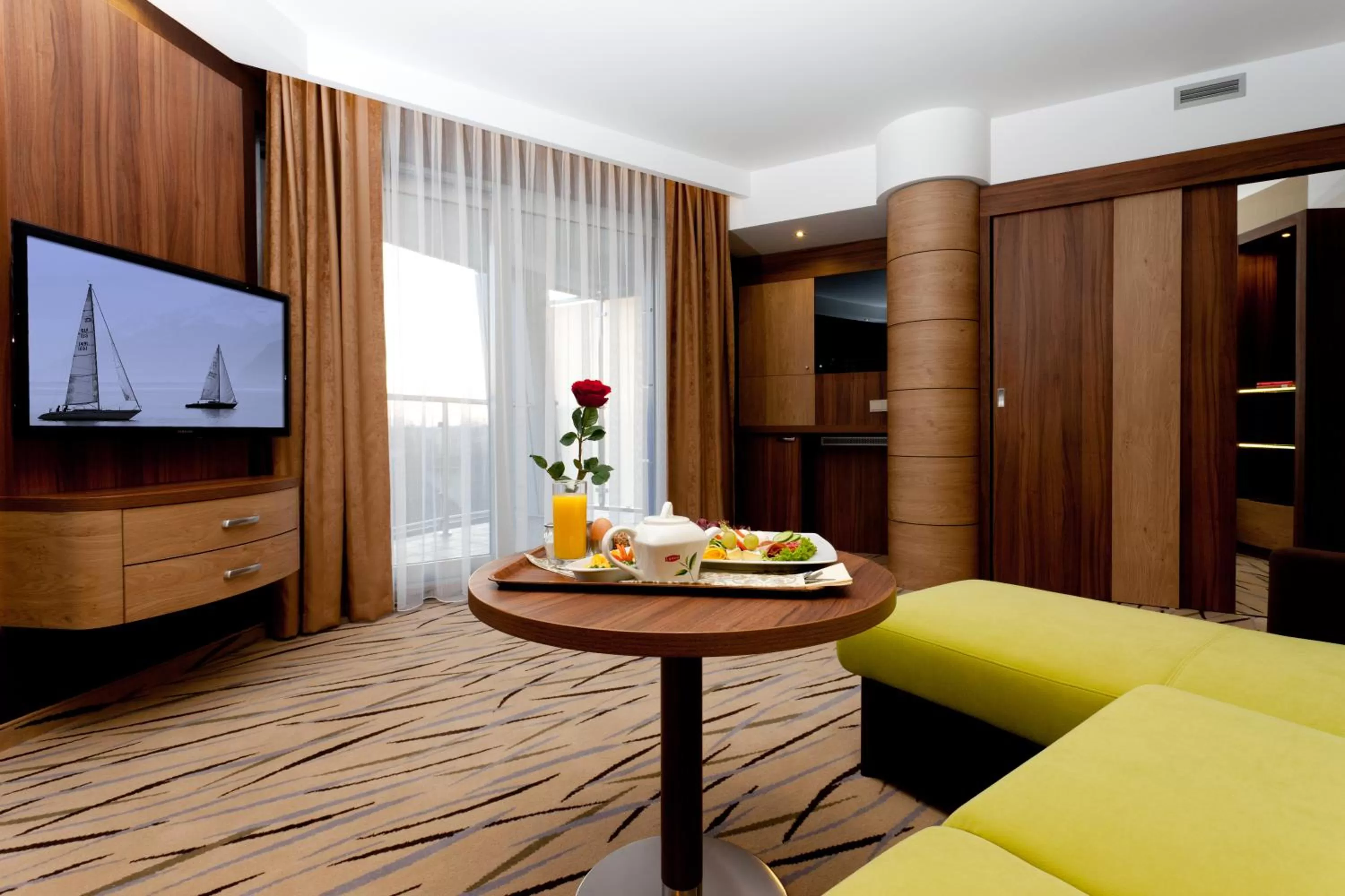 Seating area, TV/Entertainment Center in Hotel Wellness Medical Spa Unitral