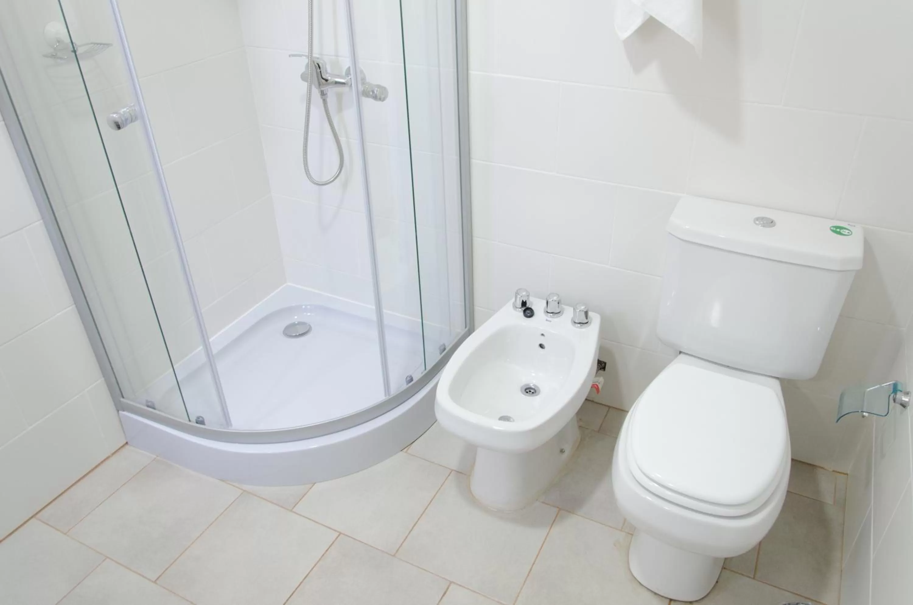 Shower in Flamenco Bay Apartments