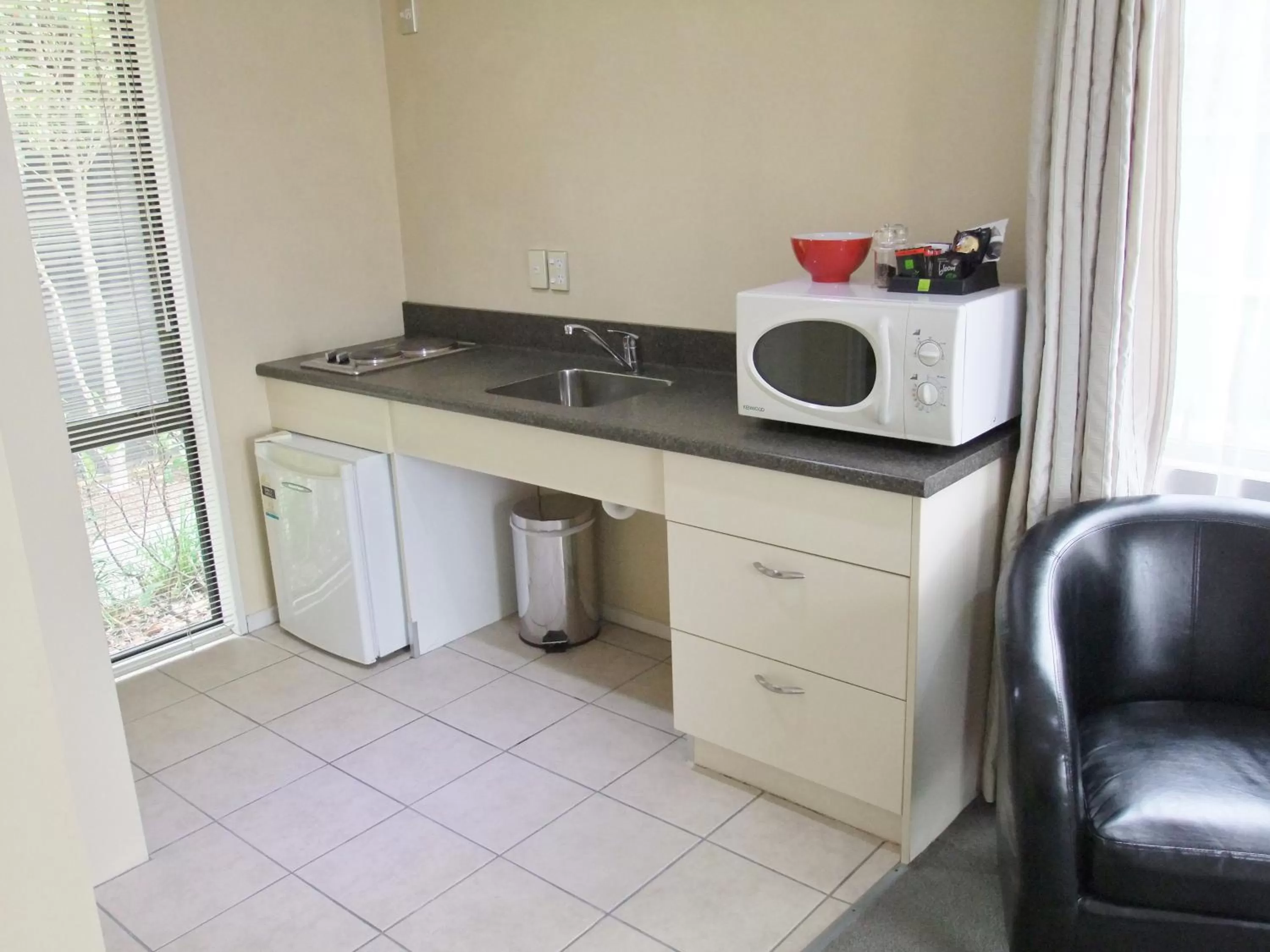 Kitchen or kitchenette in Abbella Lodge Motel