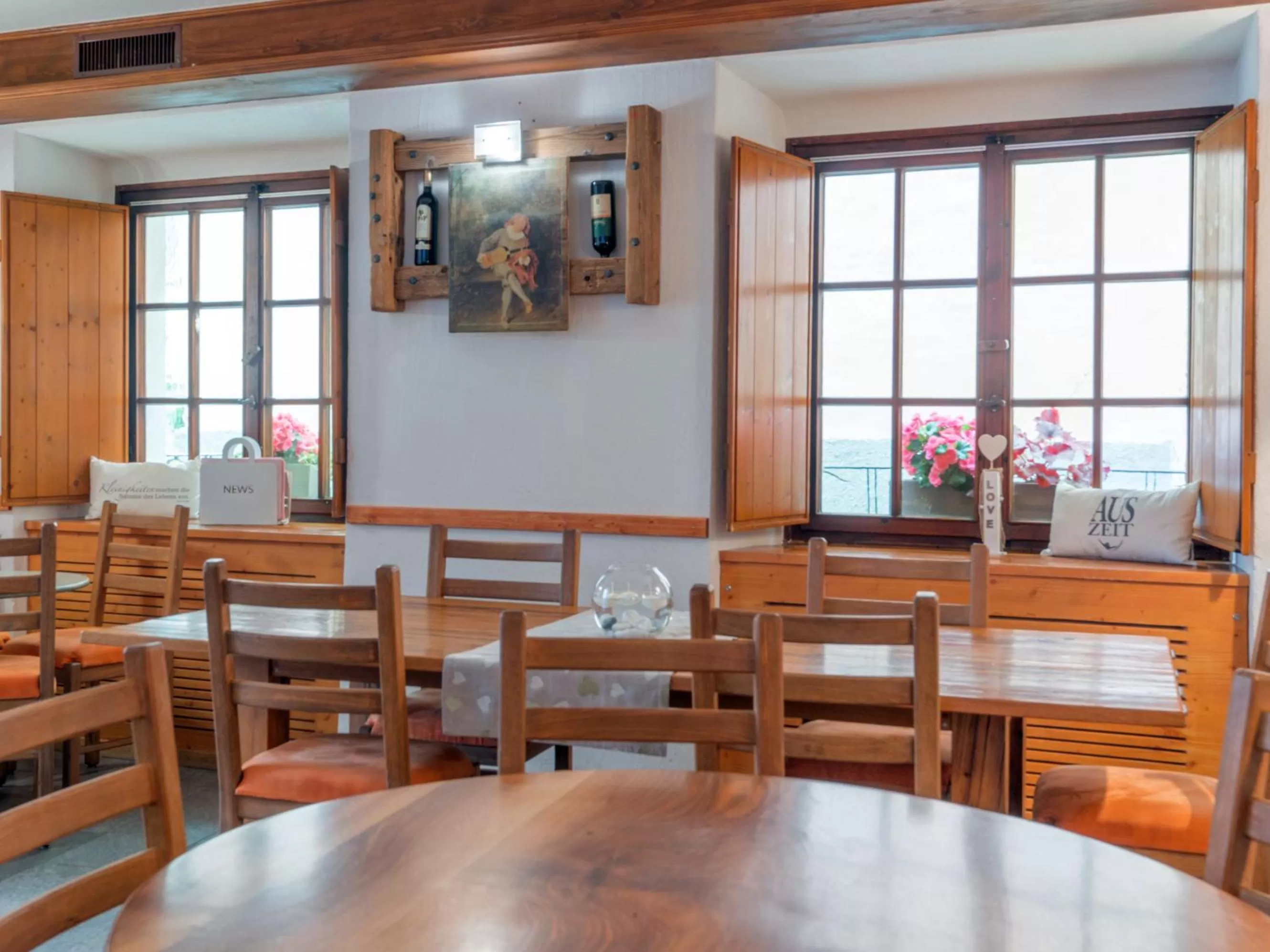 Lounge or bar in Hotel Centrale, Typically Swiss