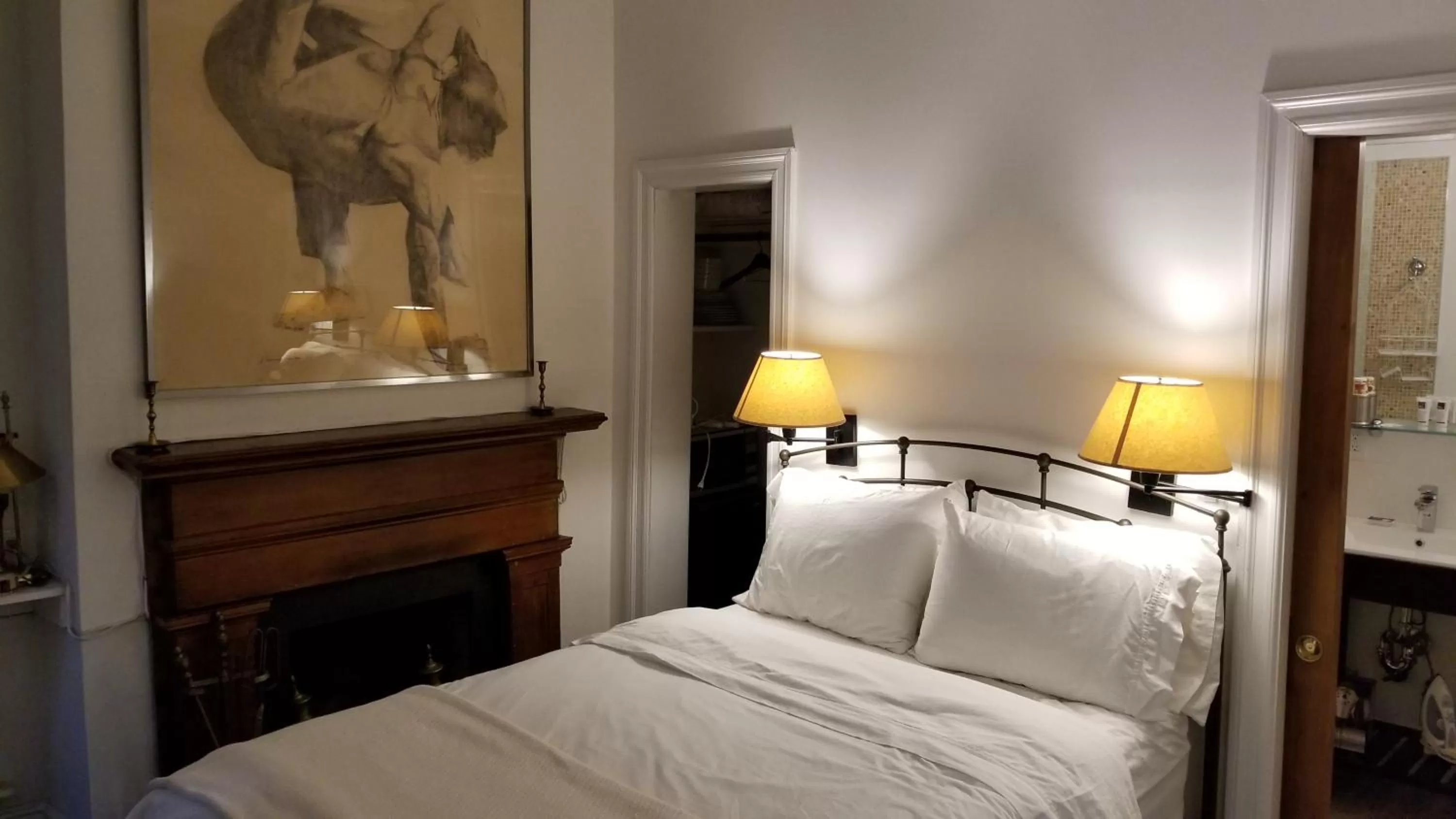 Photo of the whole room, Bed in Incentra Village Hotel