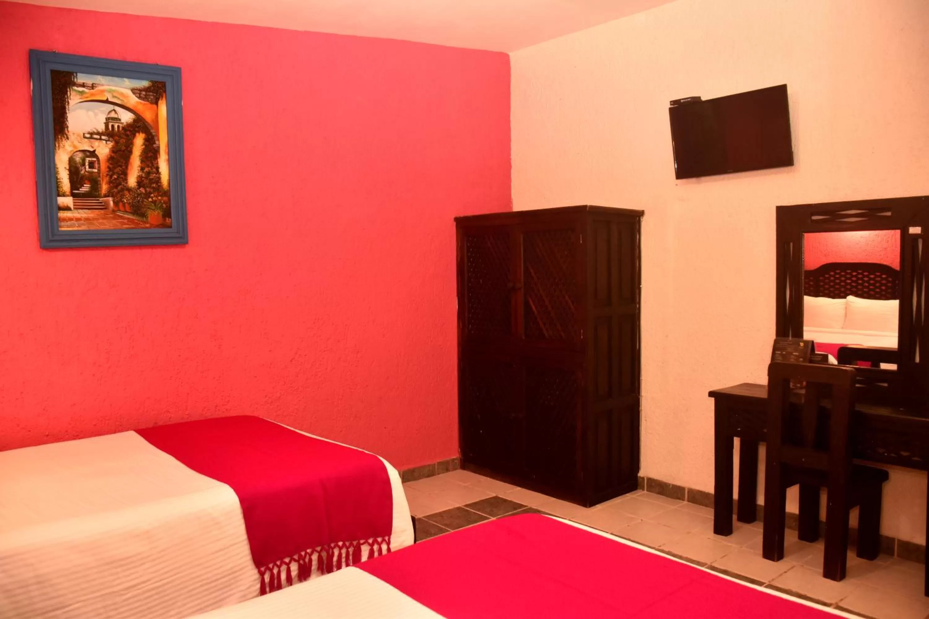 Photo of the whole room, Bed in Hotel Antigua