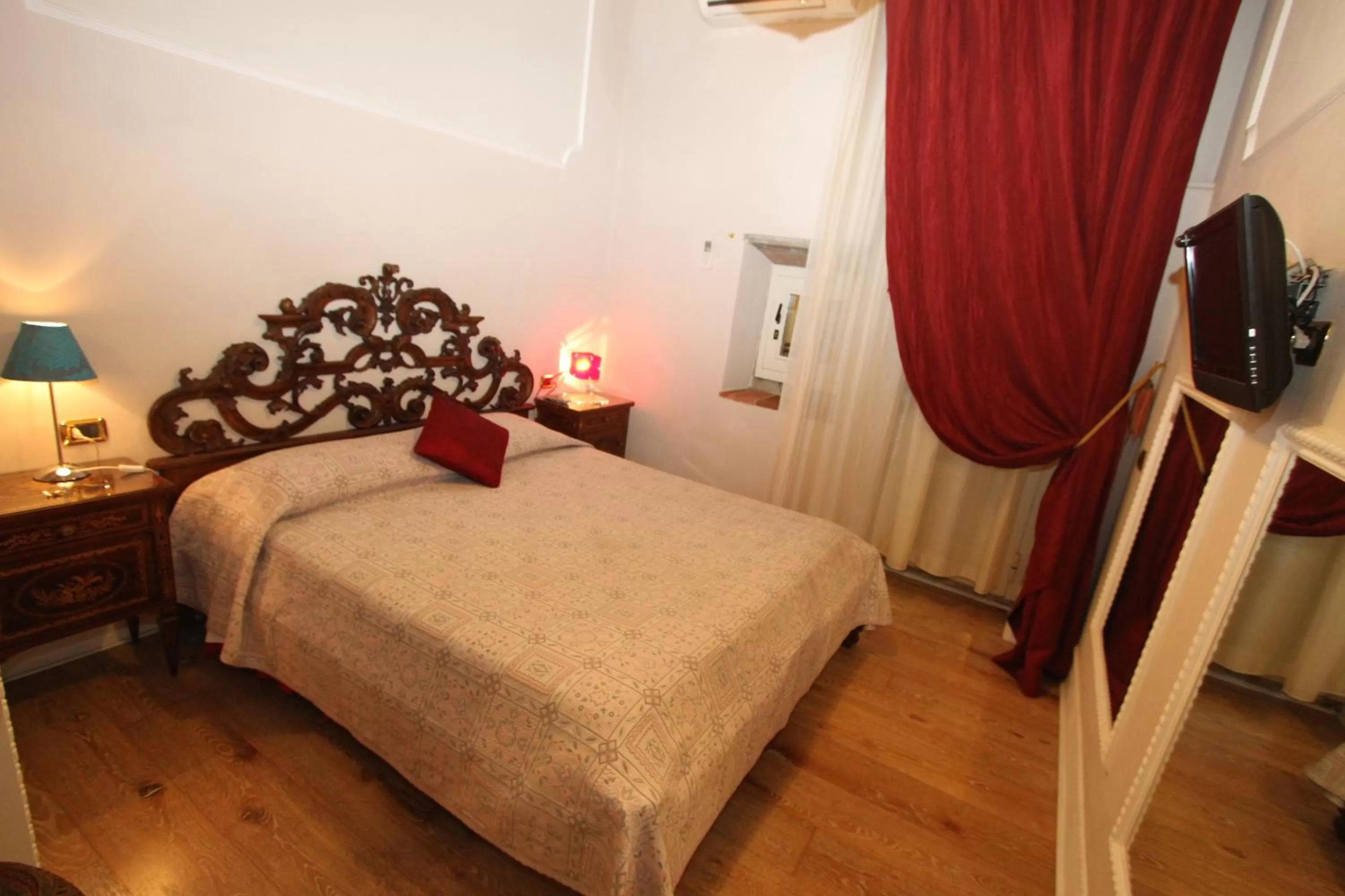 Bedroom, Bed in B&B Mr. My Resort