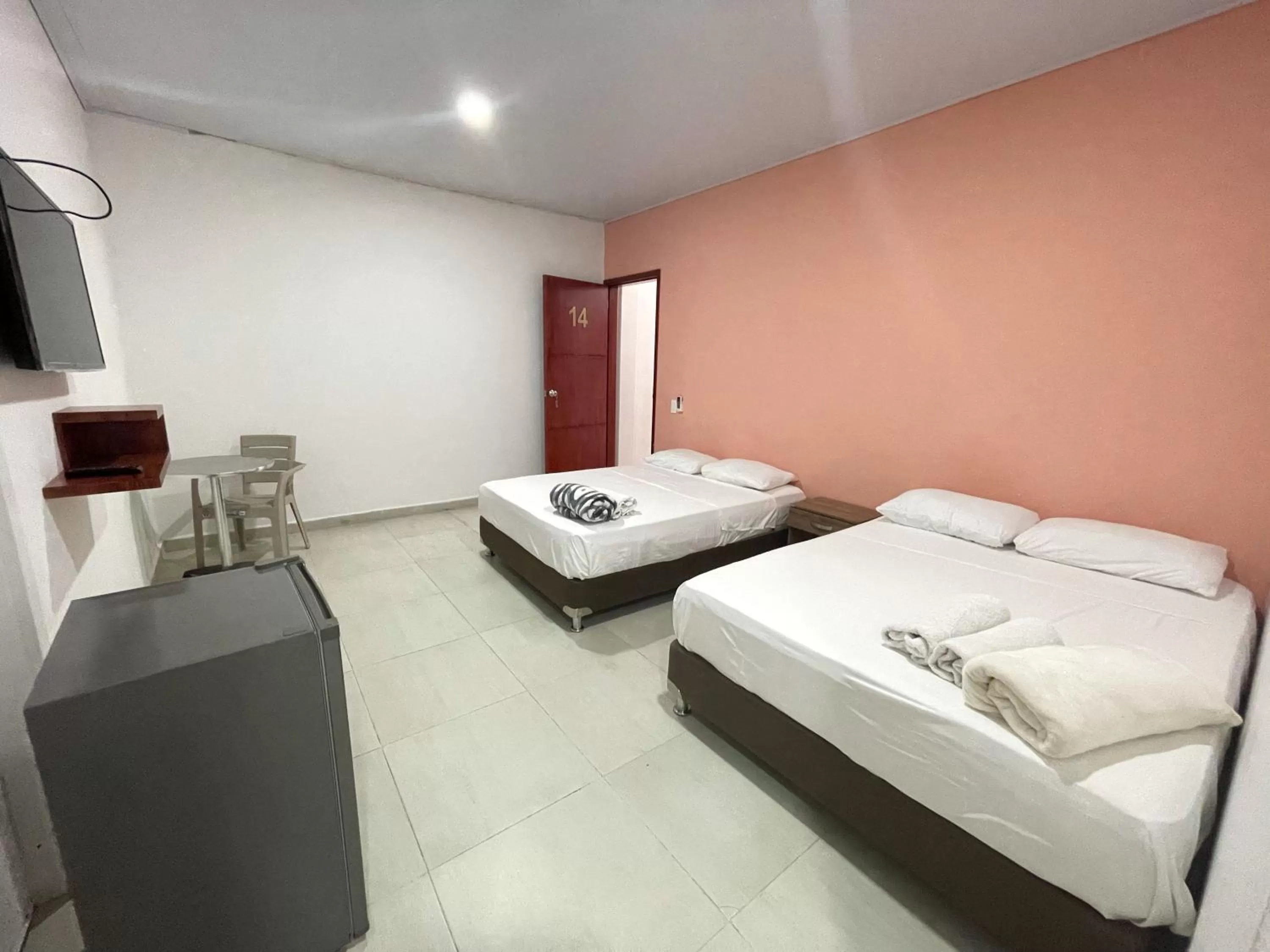 Photo of the whole room, Bed in Apartahotel Caribe Diez