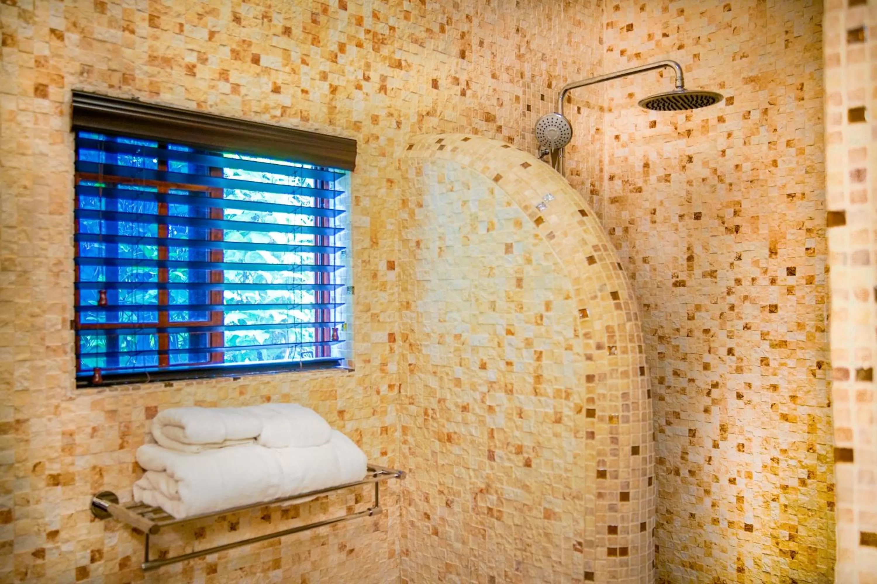 Bathroom, Bed in Sunrise Club Hotel