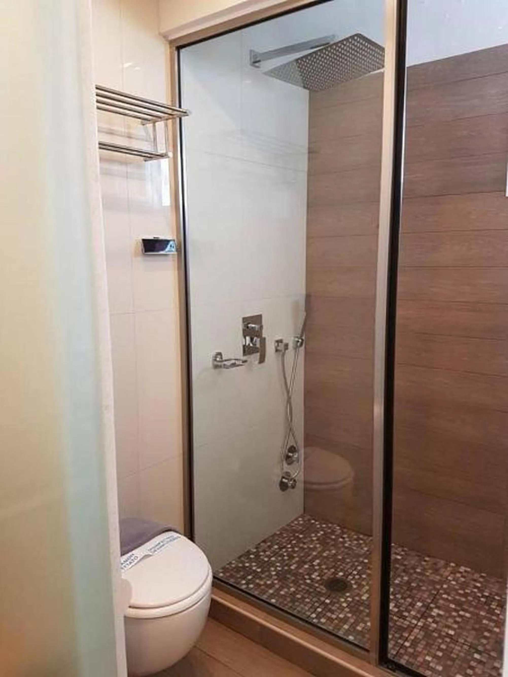 Shower in Polis of Naxos