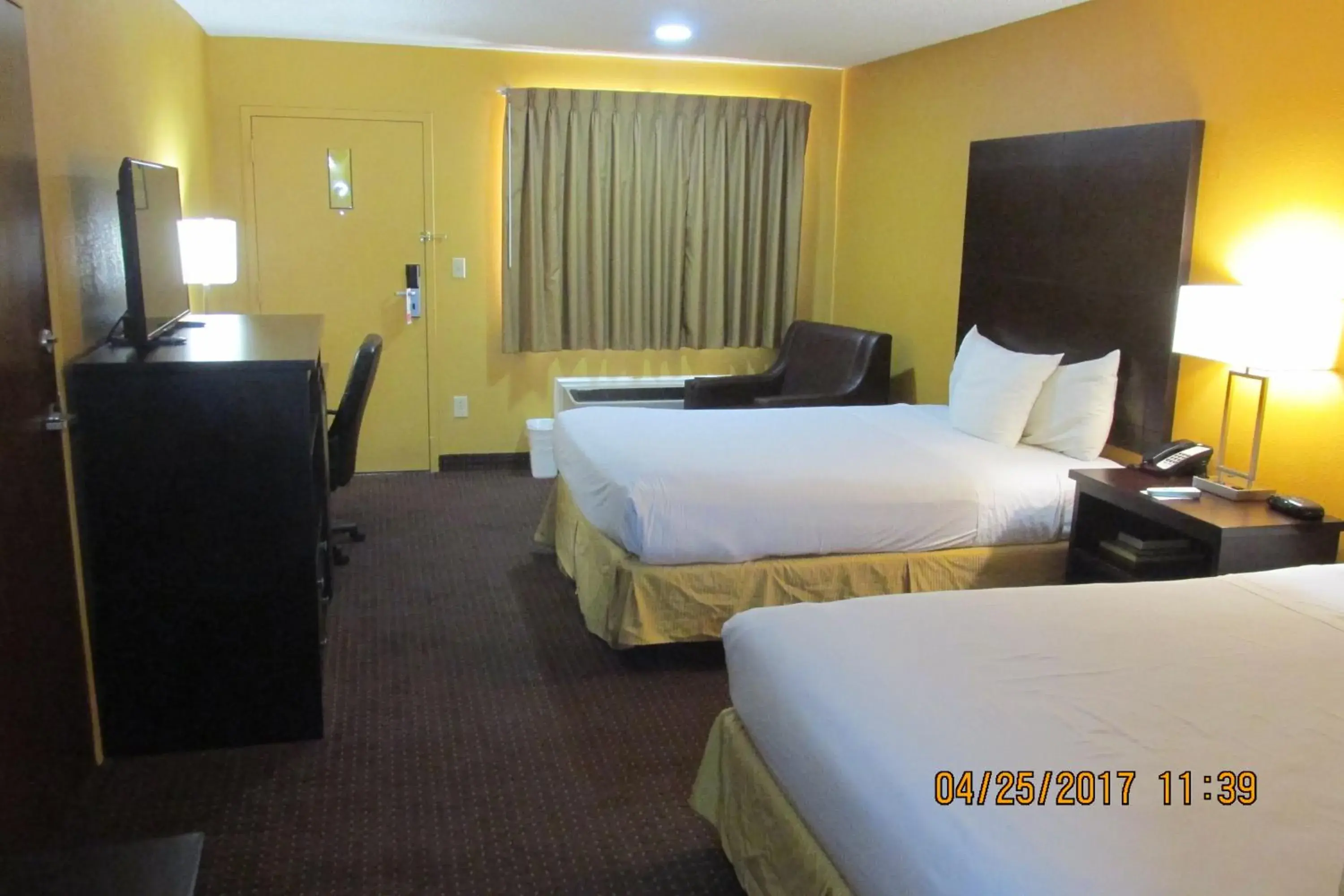 Standard Room with Two Queen Beds Smoking in Americas Best Value Inn Byram Standard Room with Two Queen Beds Smoking in Americas Best Value Inn Byram