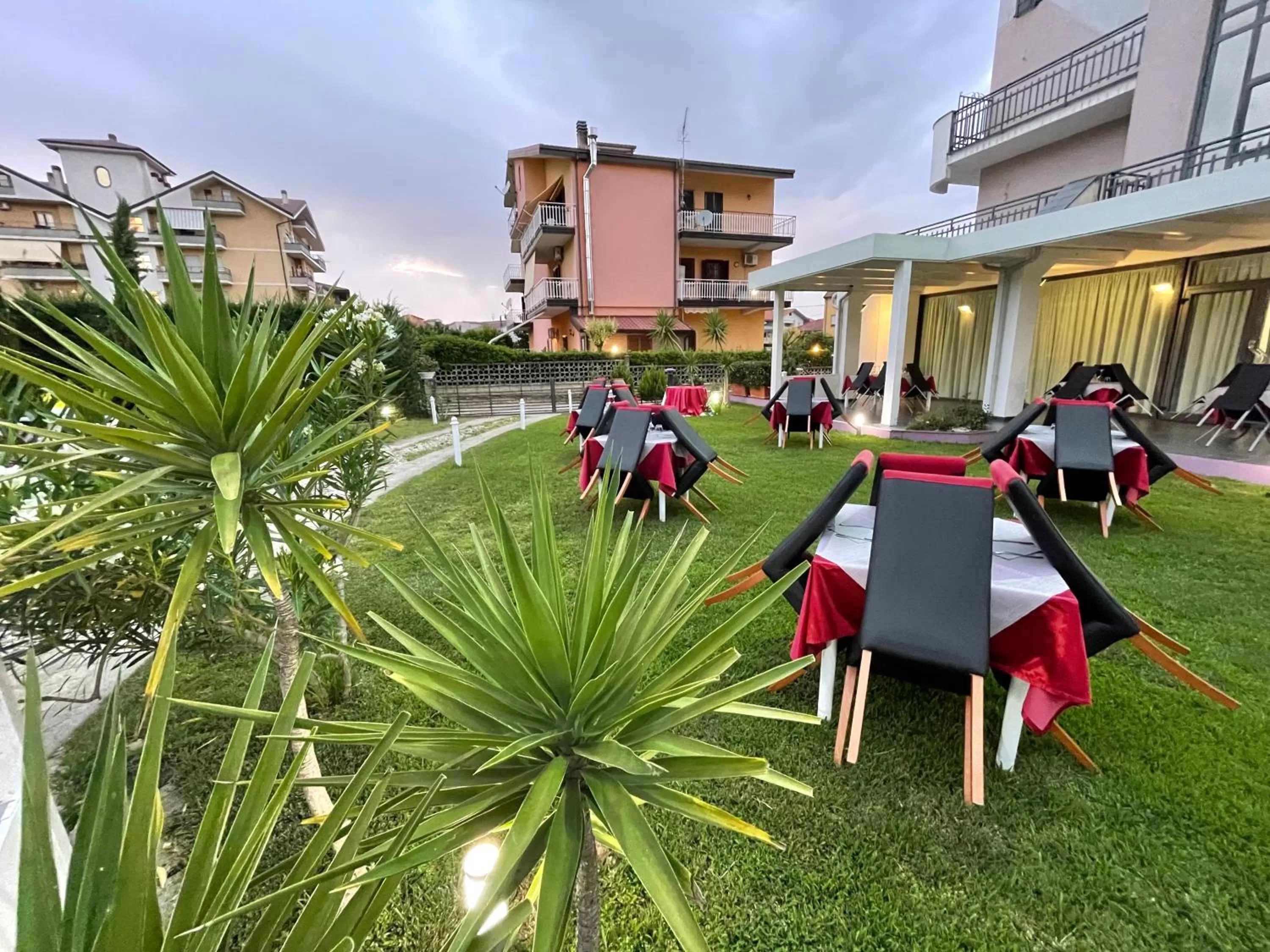 Garden in Hotel Le Ceramiche