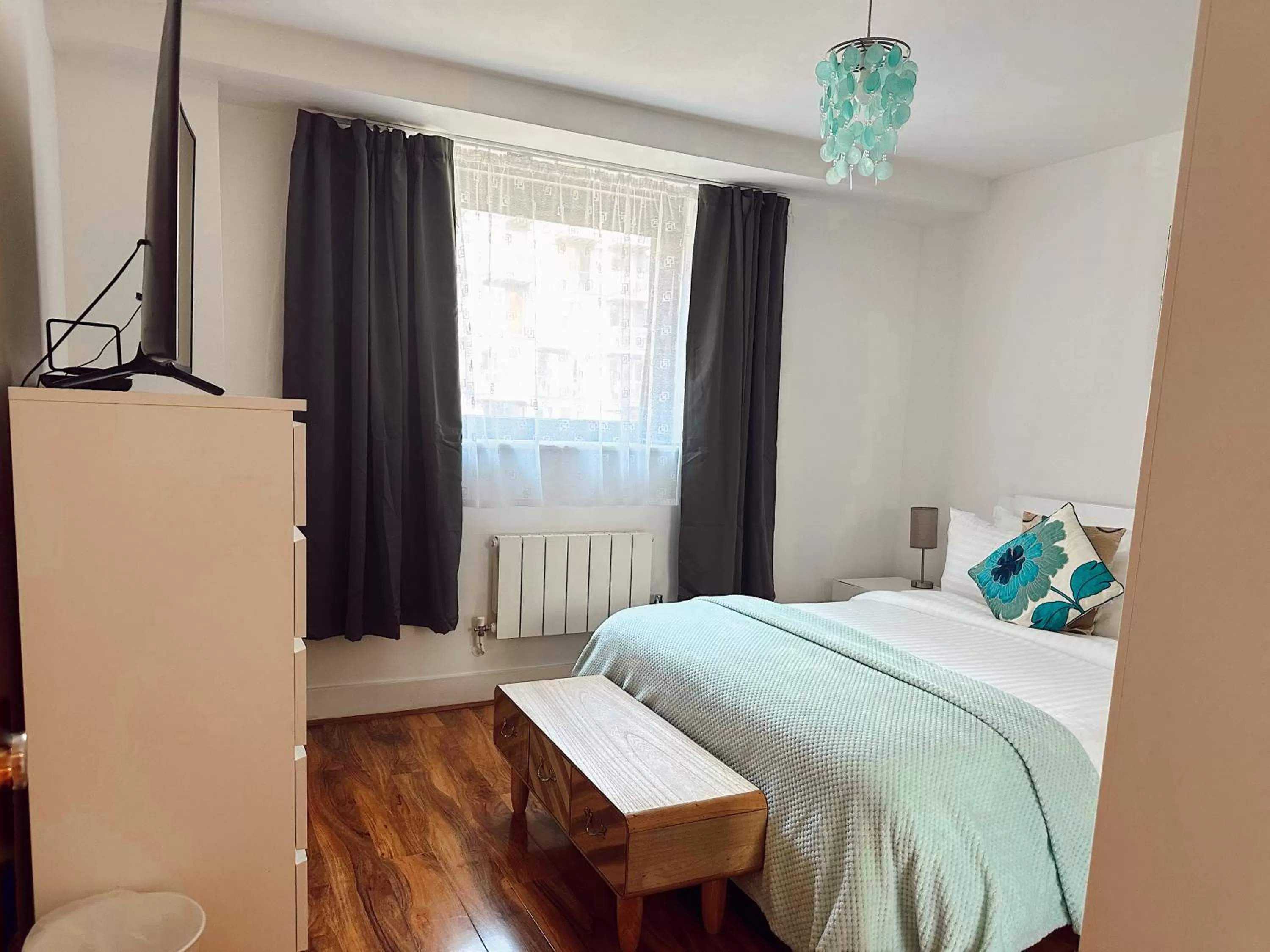 Bed in Canary Wharf - Luxury Apartments