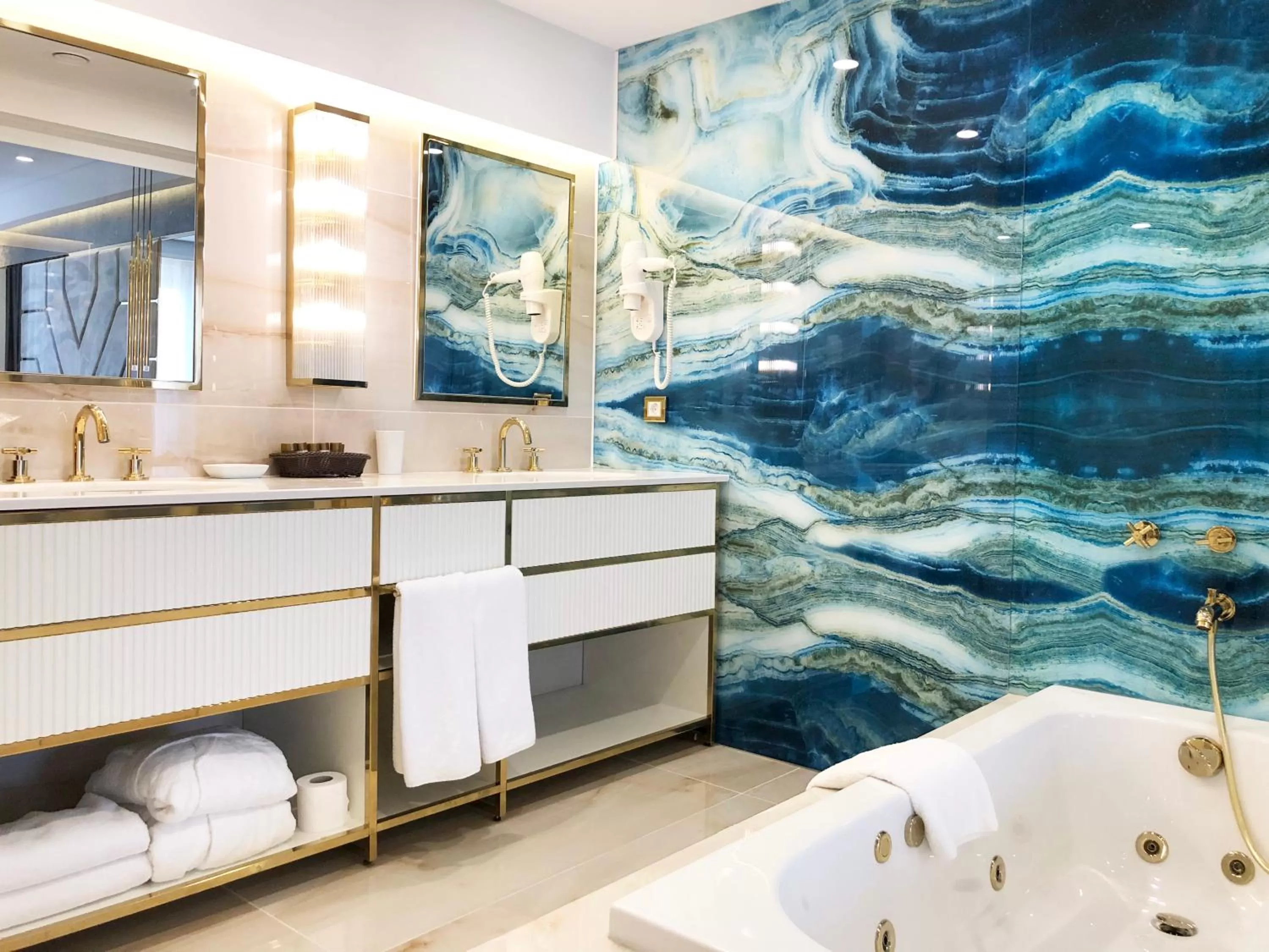 Bathroom in AHC Old City Hotel