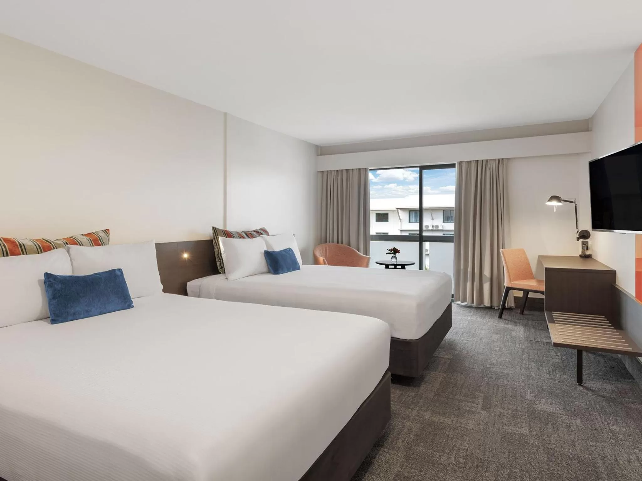 Superior Twin Room with Two Double Beds in JetPark Auckland Airport Hotel