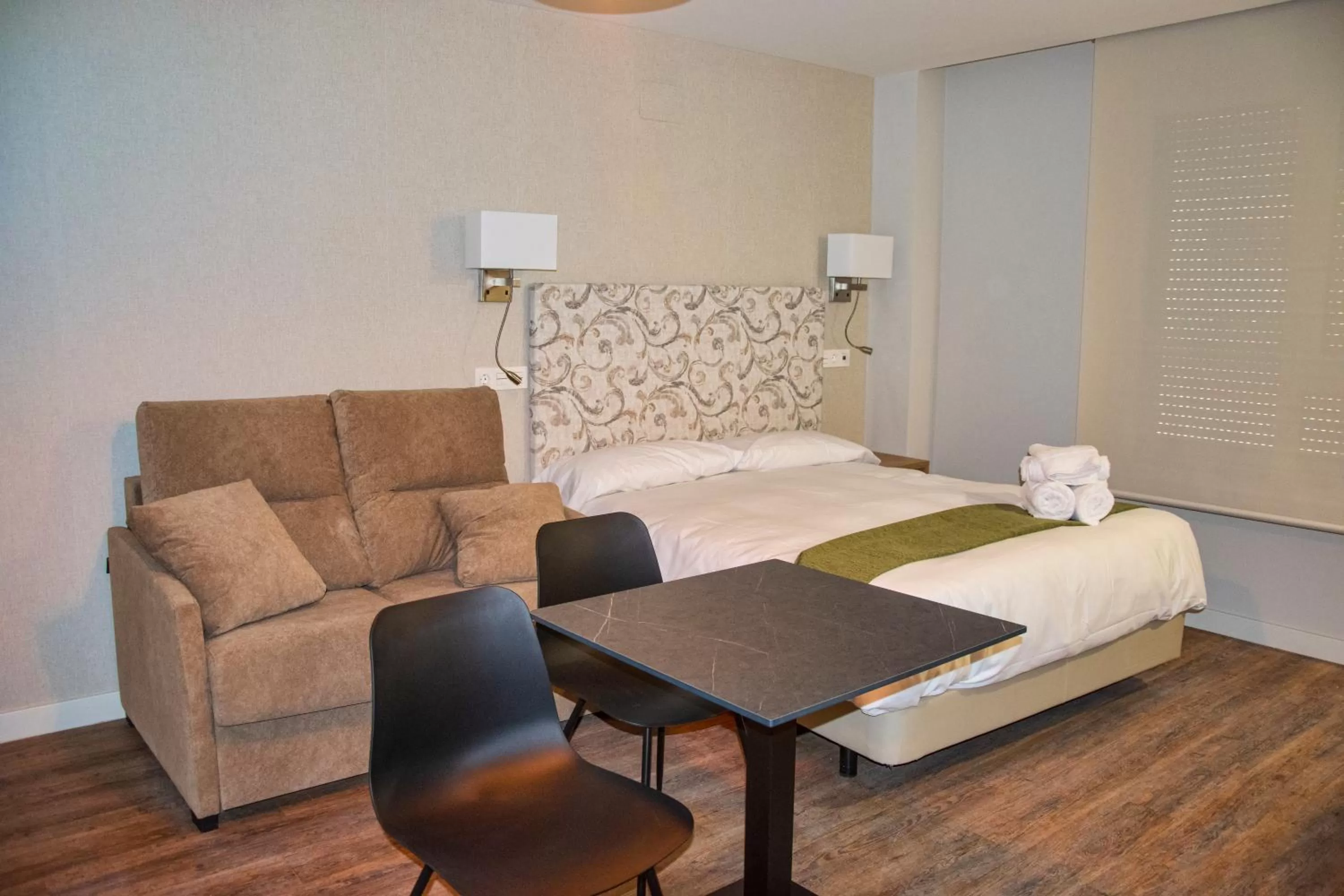 Seating area in Aparthotel Essenzia de Castilla