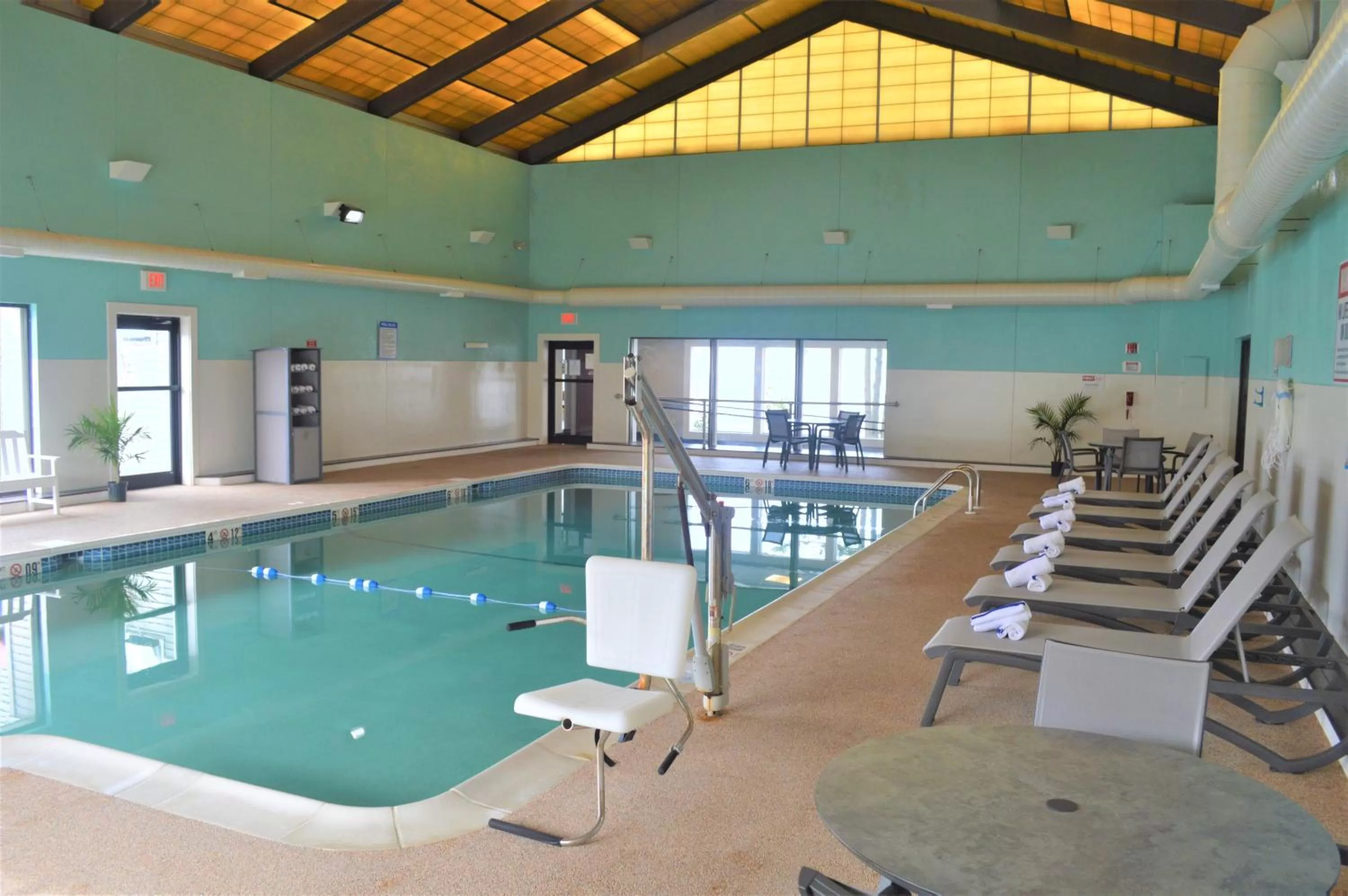 Swimming pool in Falmouth Inn