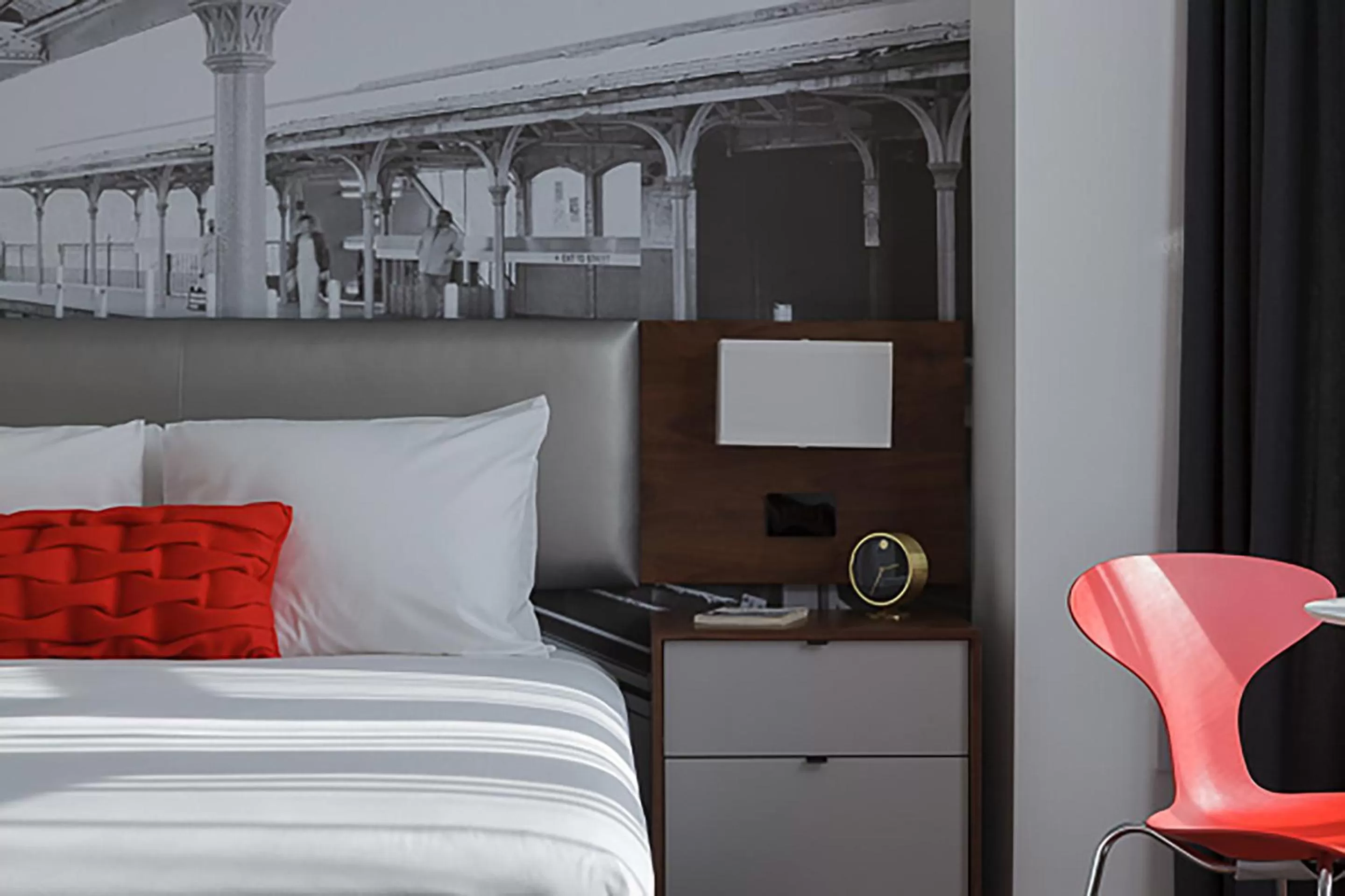 Bedroom, Bed in The Revolution Hotel