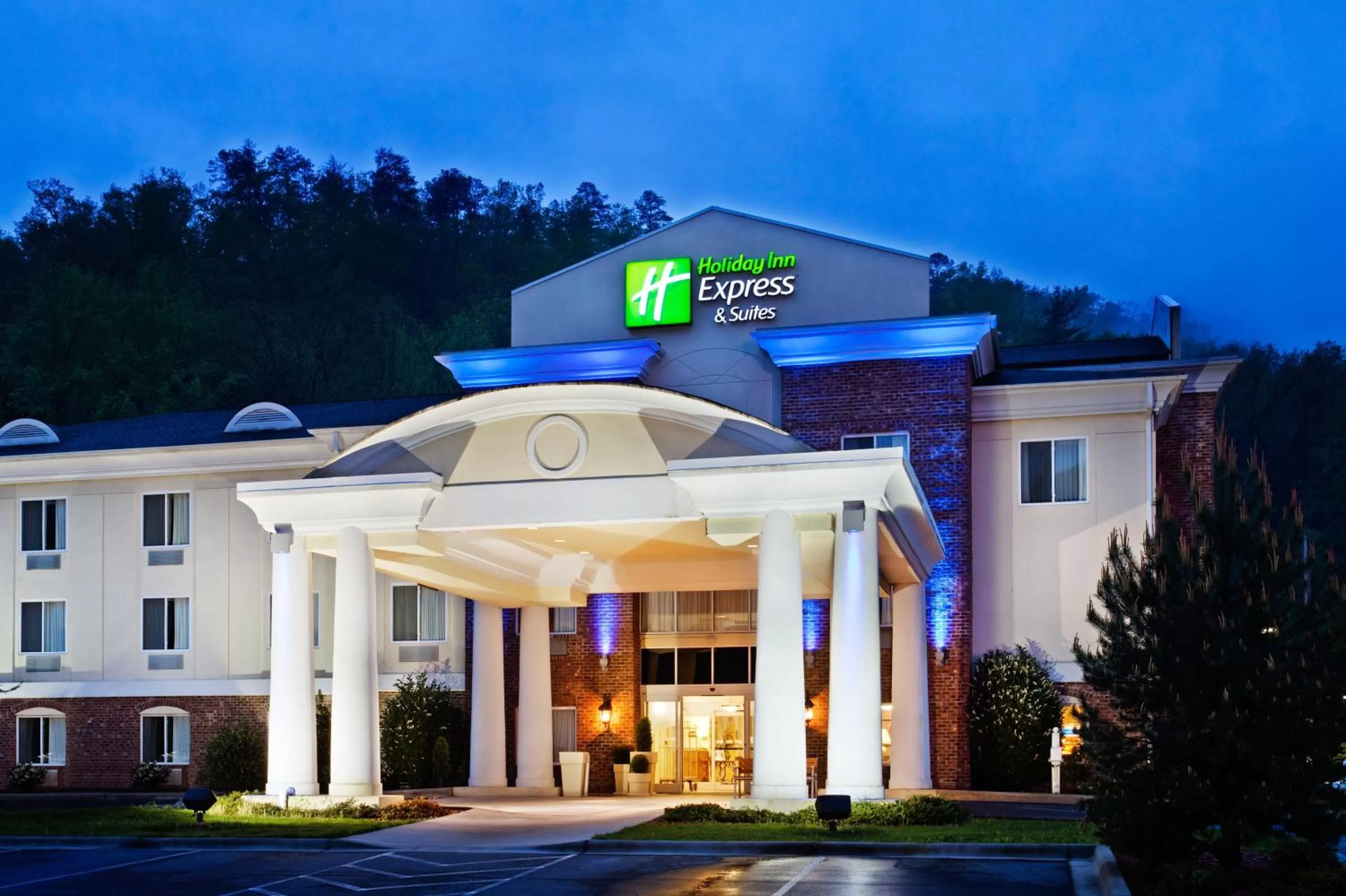 Property building in Holiday Inn Express Hotel & Suites Cherokee-Casino by IHG