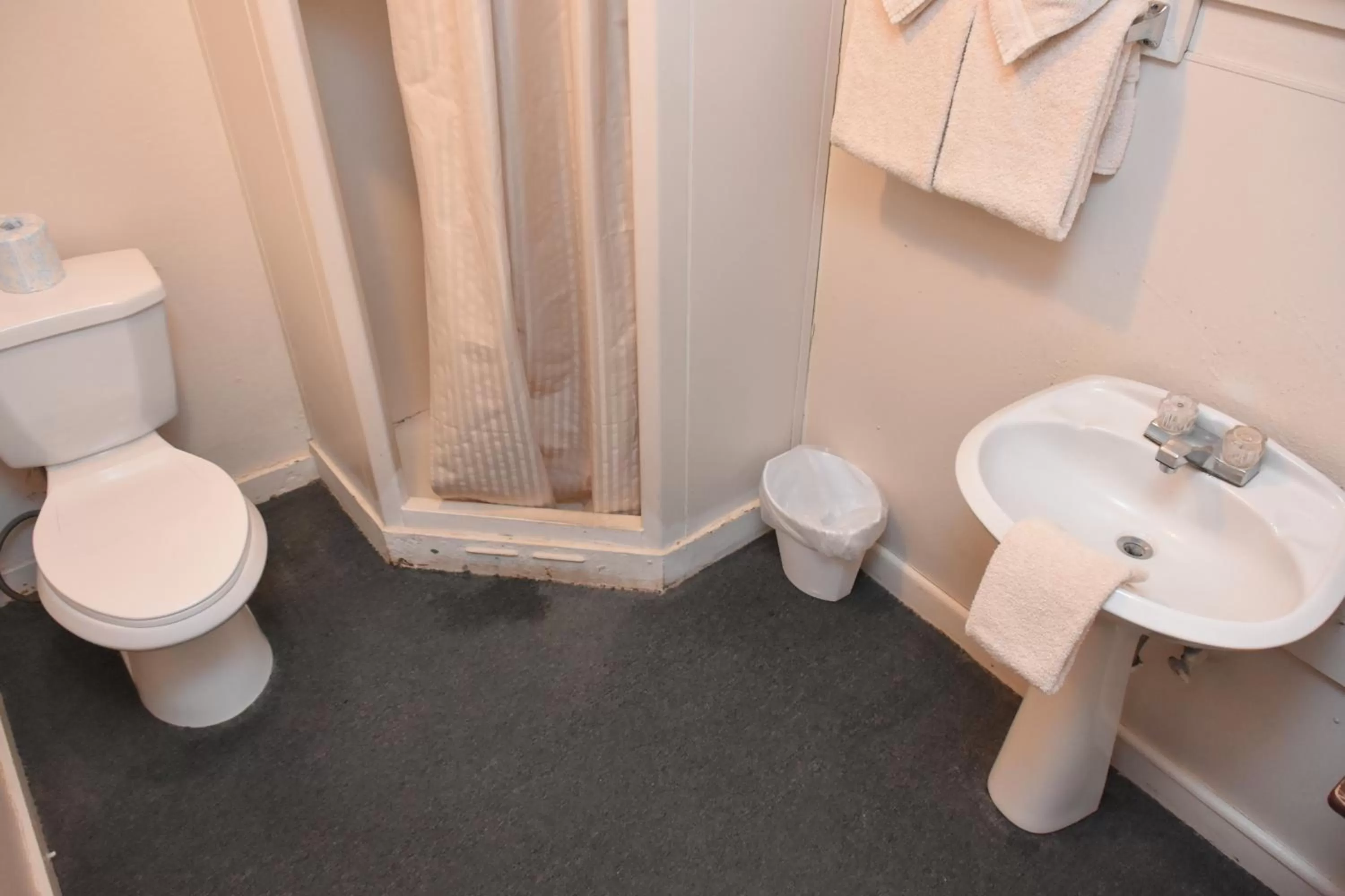 Panamint Springs Motel & Tents