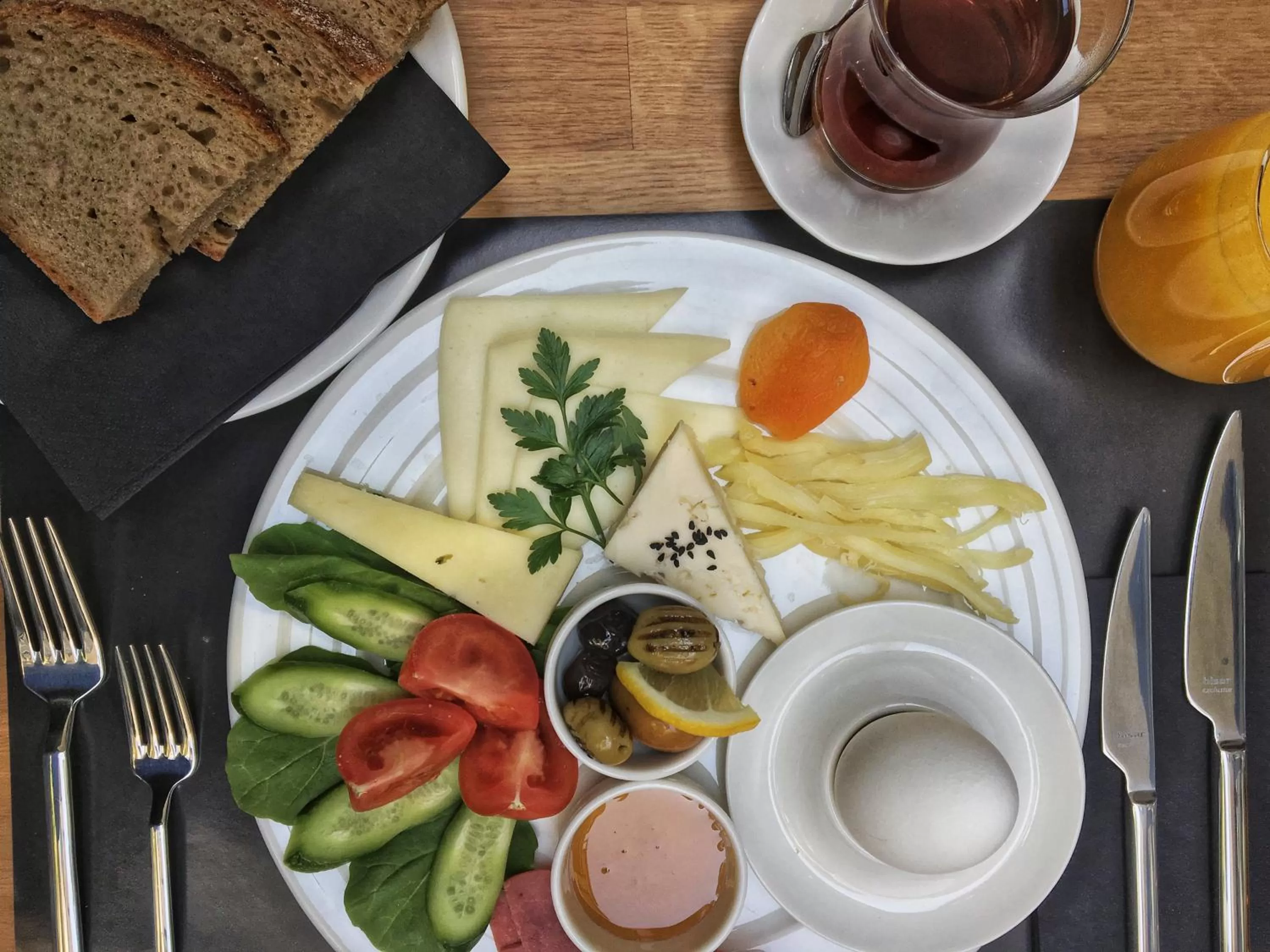 Restaurant/places to eat in Four-G Hotel