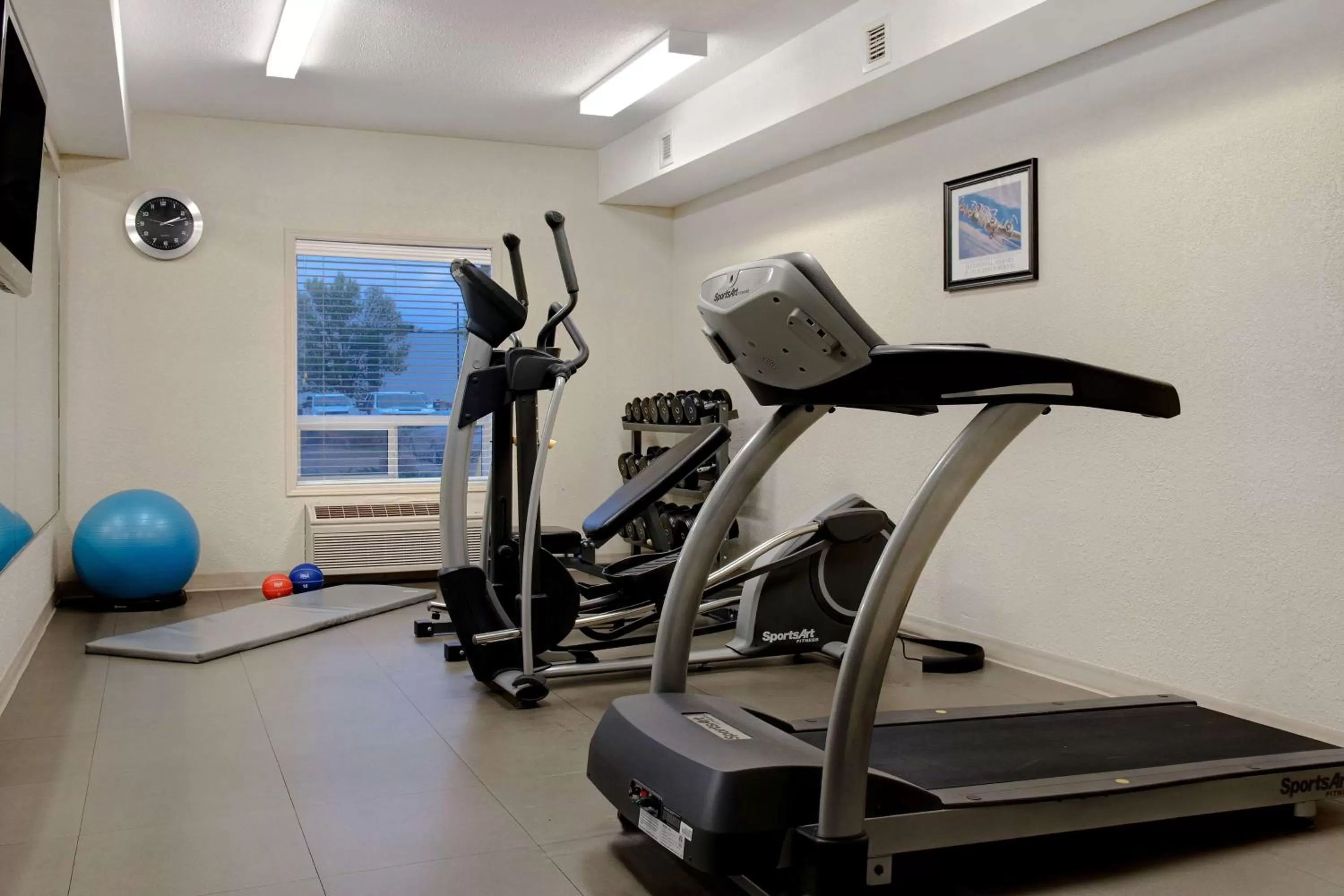 Fitness centre/facilities in Days Inn by Wyndham Medicine Hat