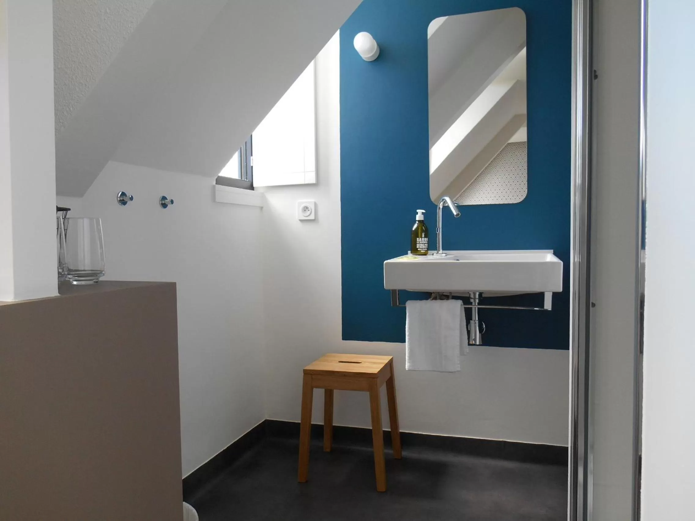 Bathroom in Hotel de France