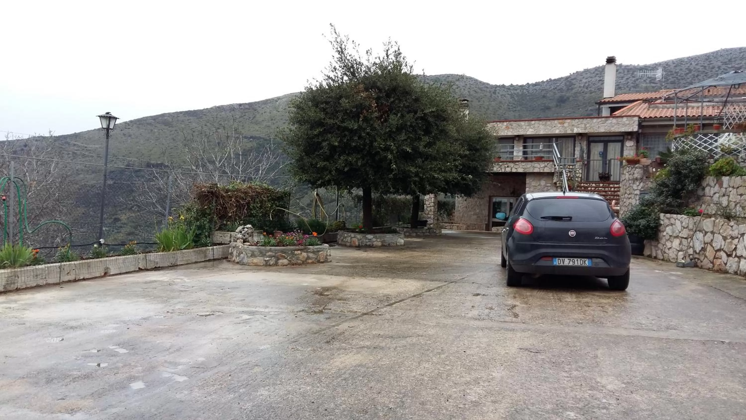 Facade/entrance in B&B La Vecchia Scuola