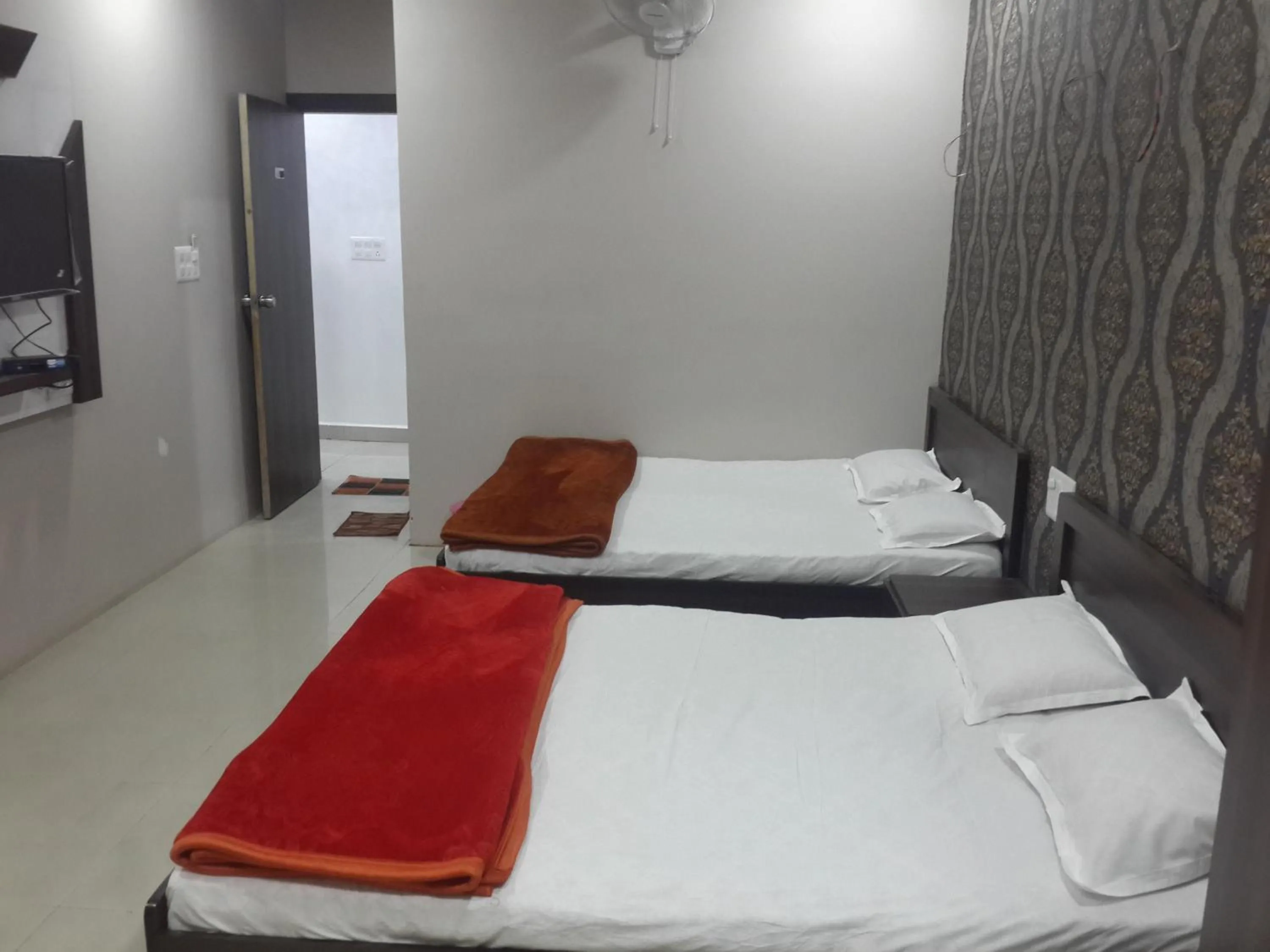 Other, Bed in Hotel Holiday Era Opposite Railway Station