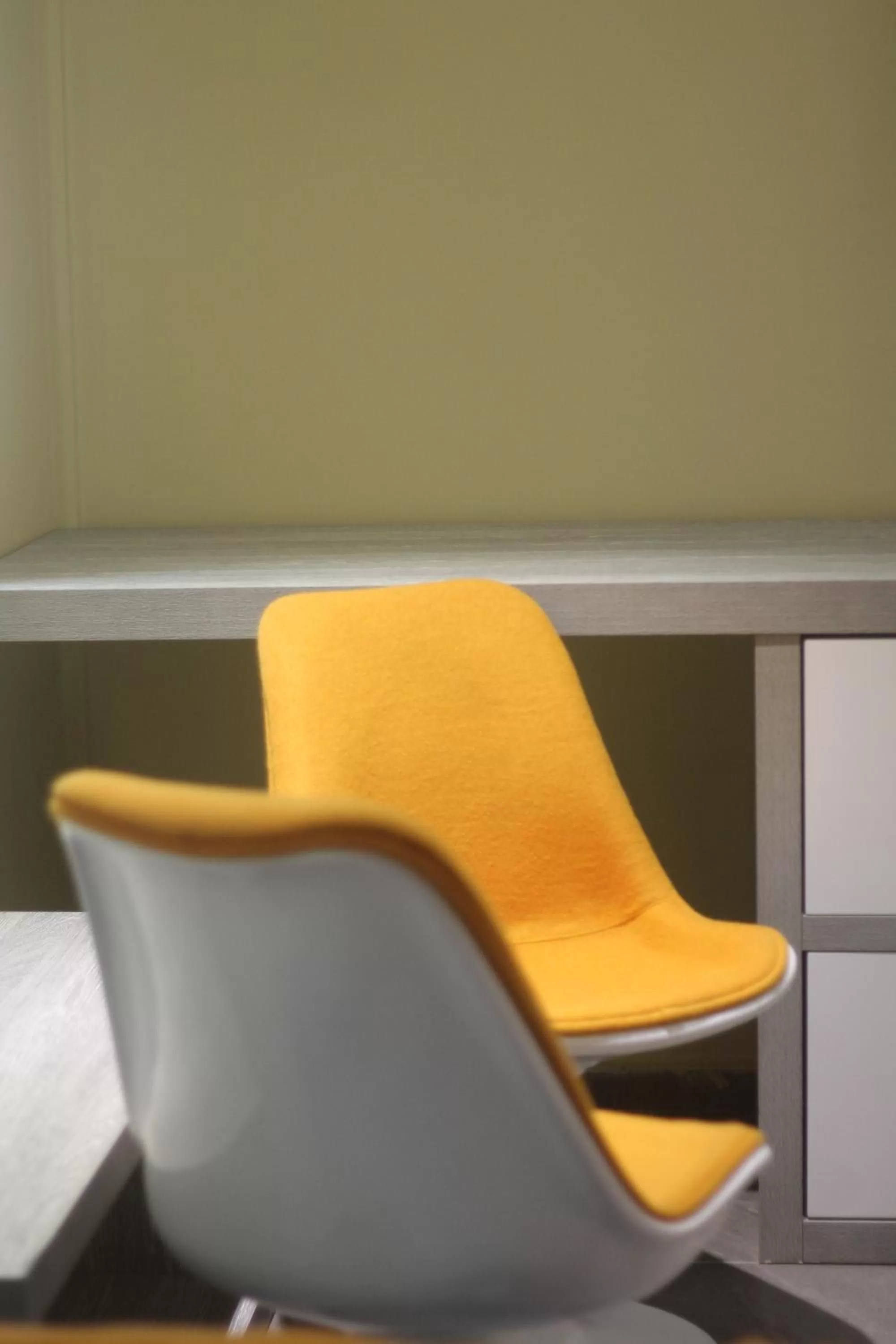 Seating area in Benny's City Hotel