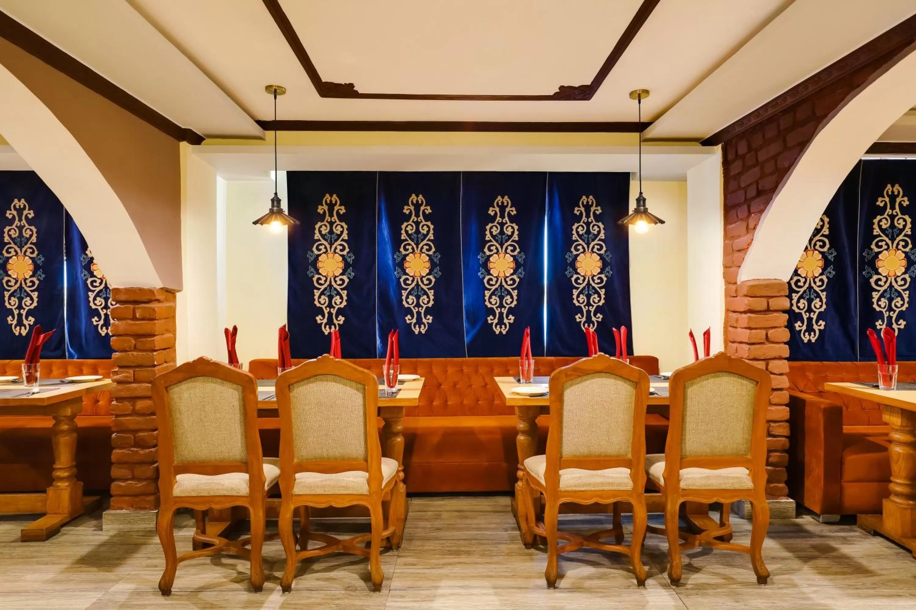 Restaurant/places to eat in Summit Hermon Hotel & Spa