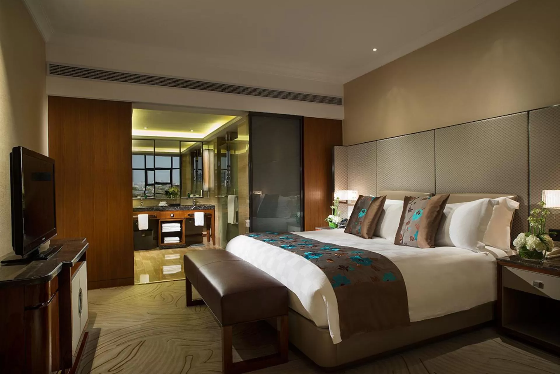 Prestige Suite in Sofitel Hangzhou Westlake