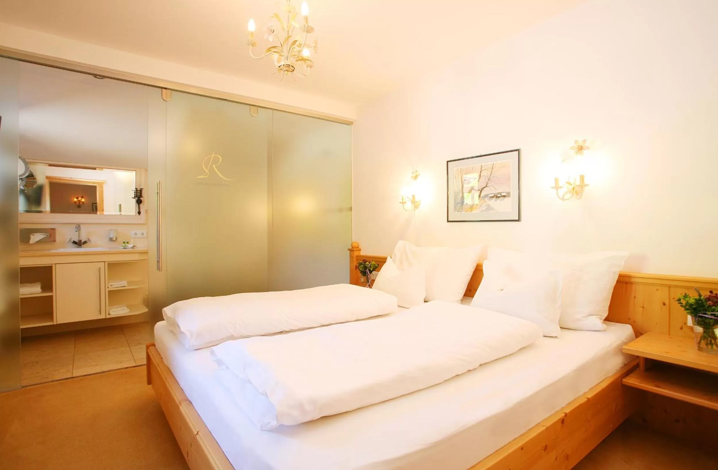 Bedroom, Bed in Rosis Sonnbergstuben