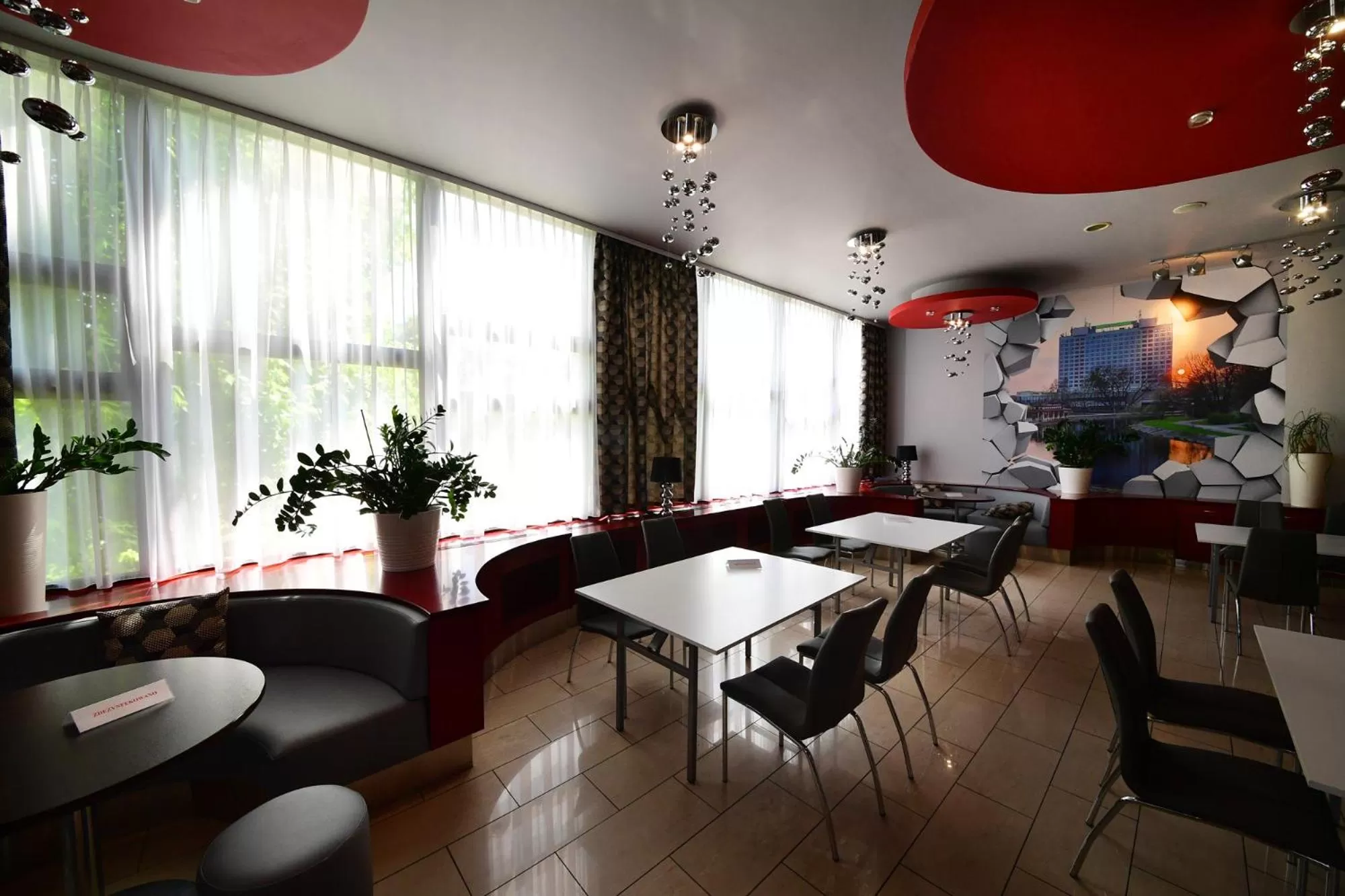 Restaurant/places to eat in Hotel Gromada Pila