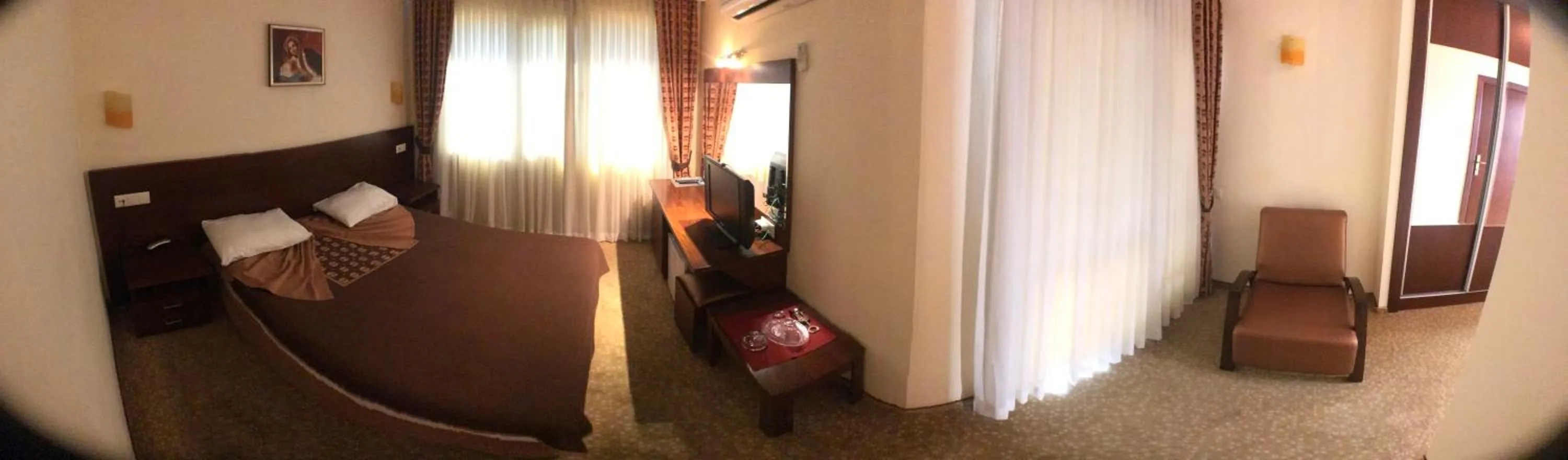 Bedroom, Bed in Ataer Hotel