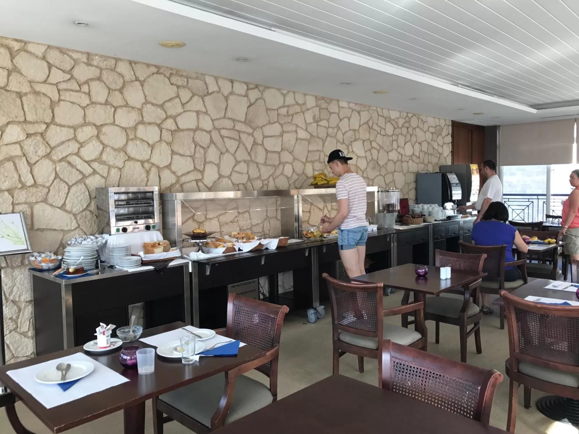 Buffet breakfast in Hotel Orquidea