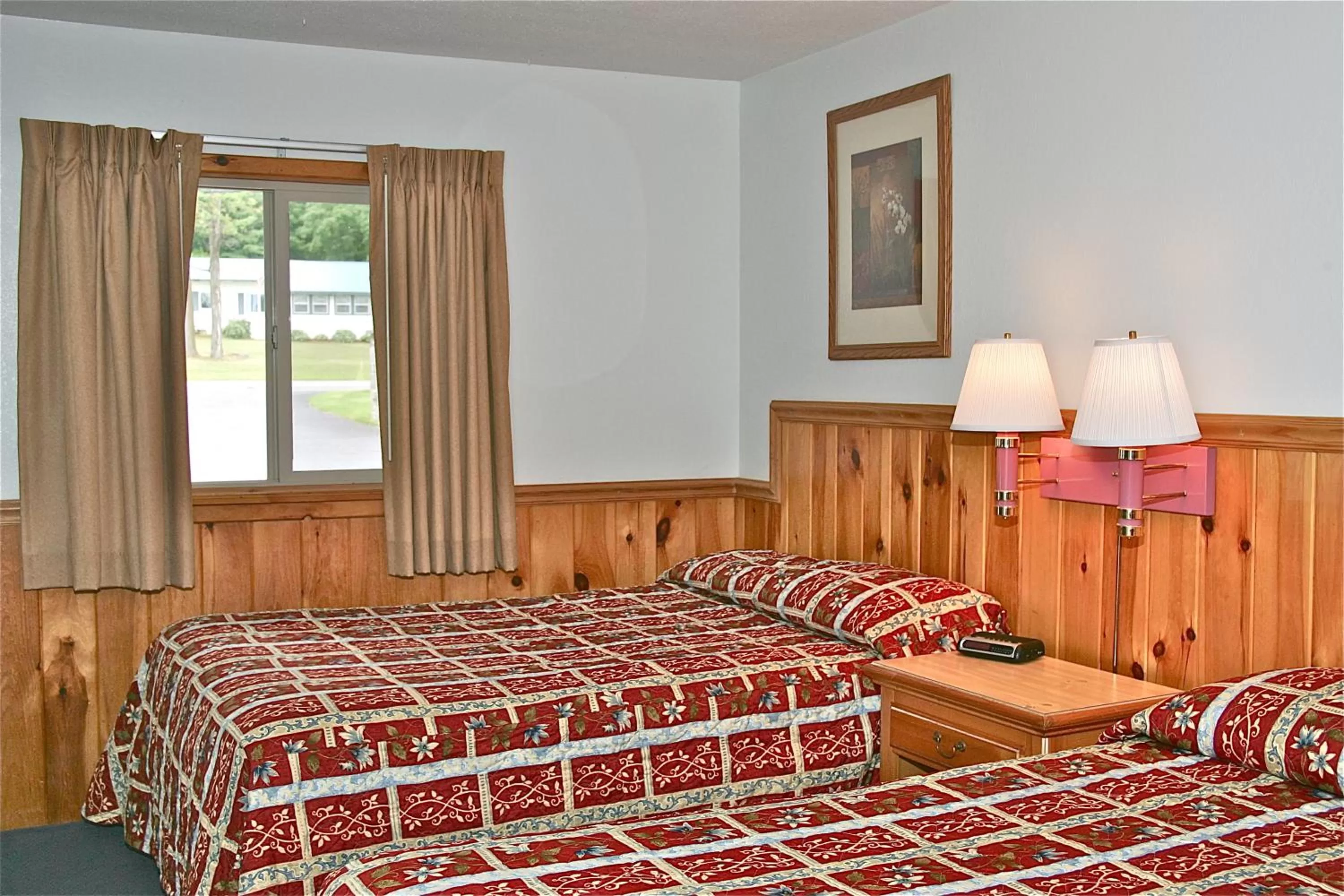 Photo of the whole room, Bed in Stone Fence Resort