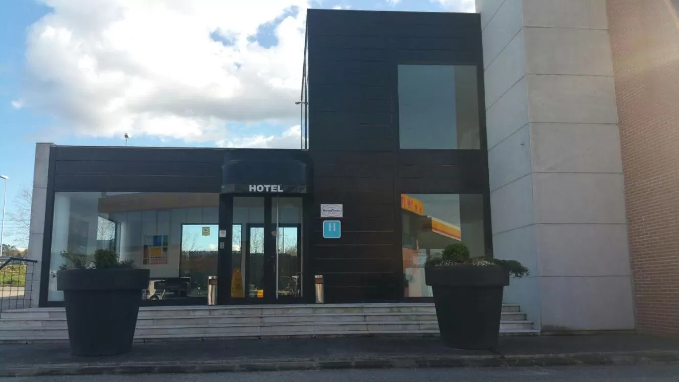 Facade/entrance in Puerta de Santillana