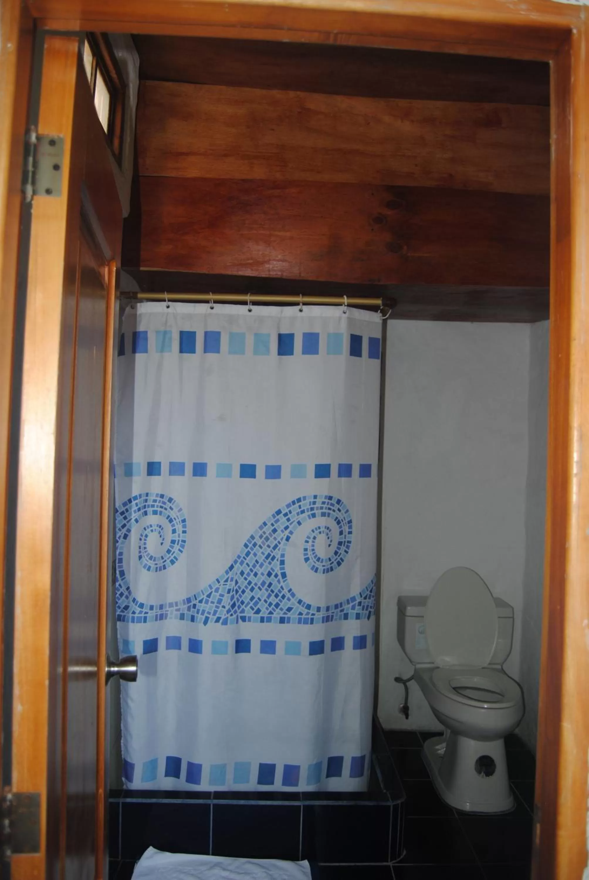 Bathroom in Hostal Galapagos by Bar de Beto